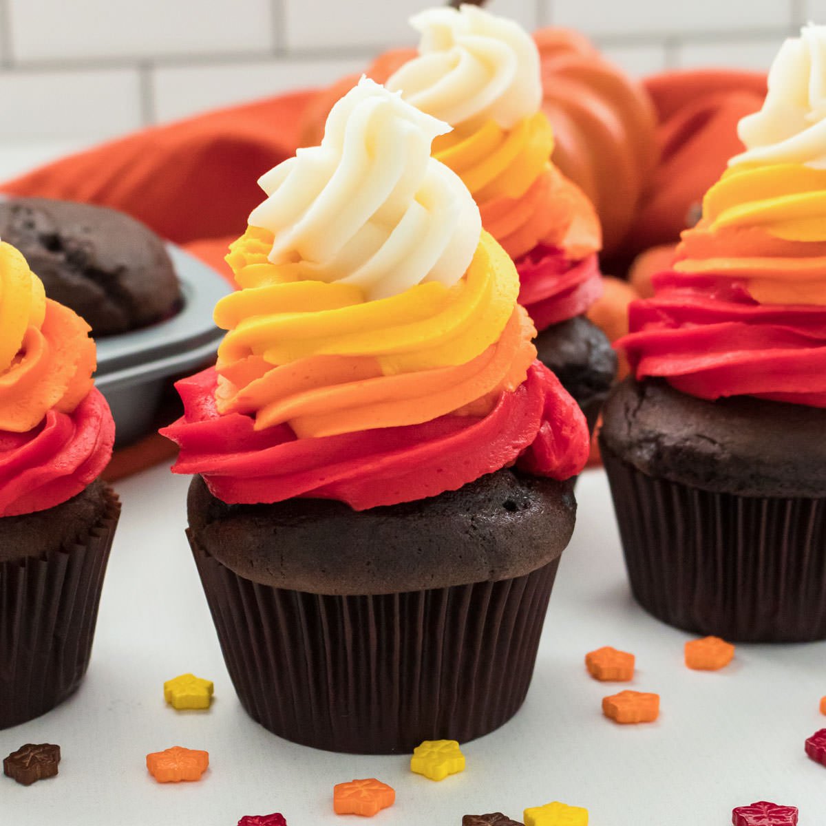 thanksgiving-cupcakes-1200-featured.jpg