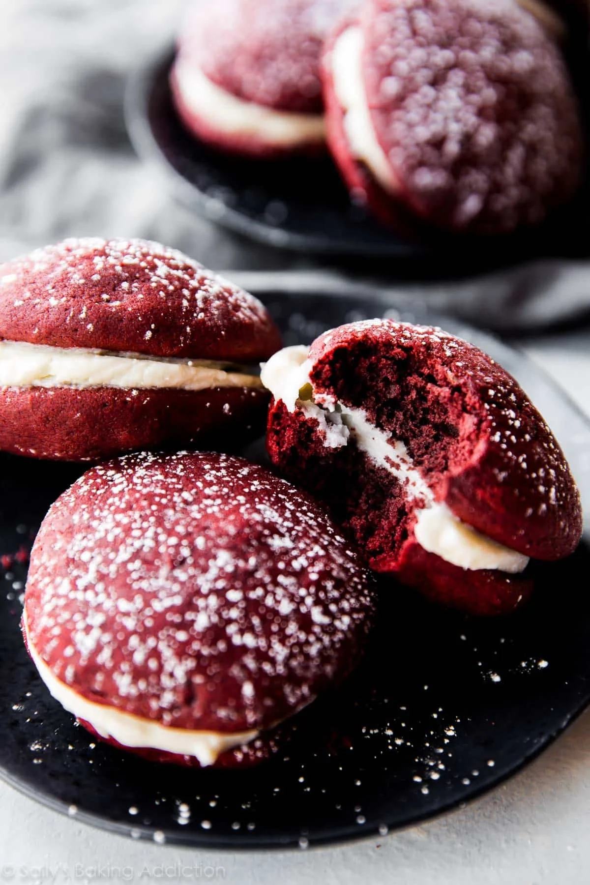 red-velvet-whoopie-pies-8.jpg
