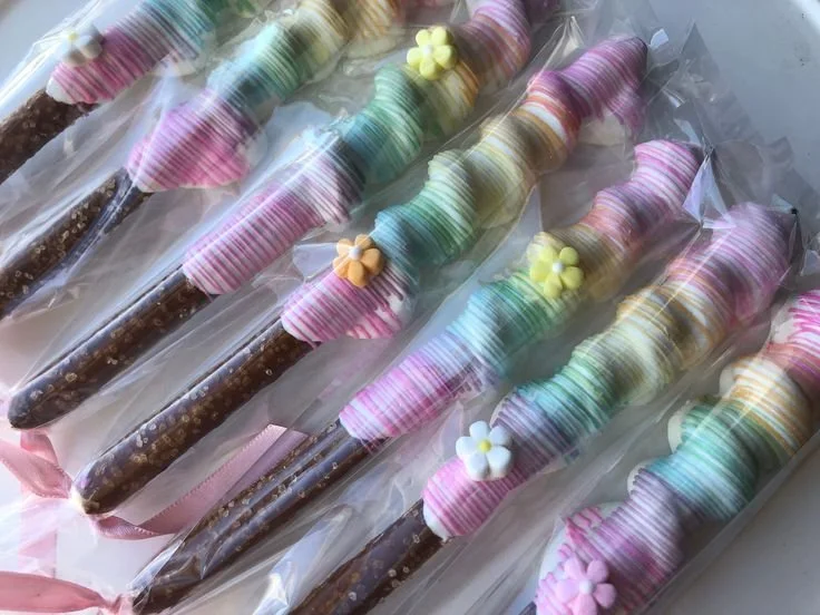 Chocolate Dipped Pretzel (Dozen)