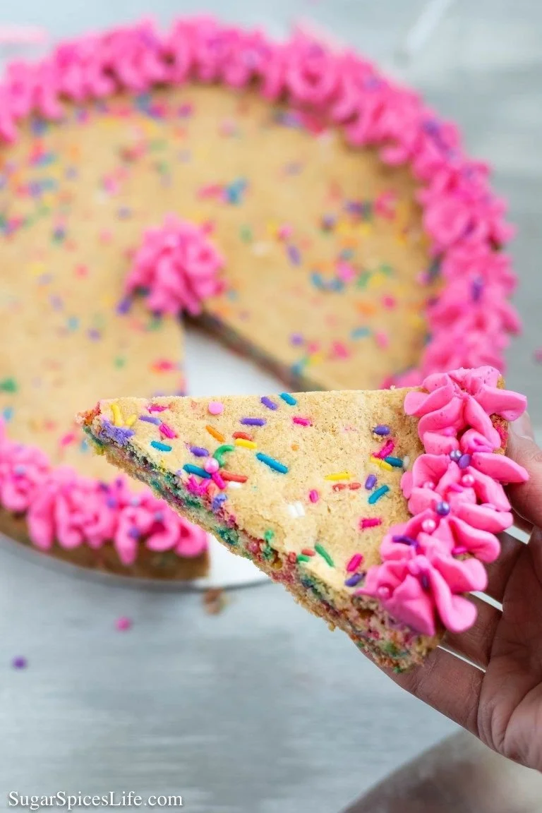 Cookie Cake 8" (Serves 6-8)
