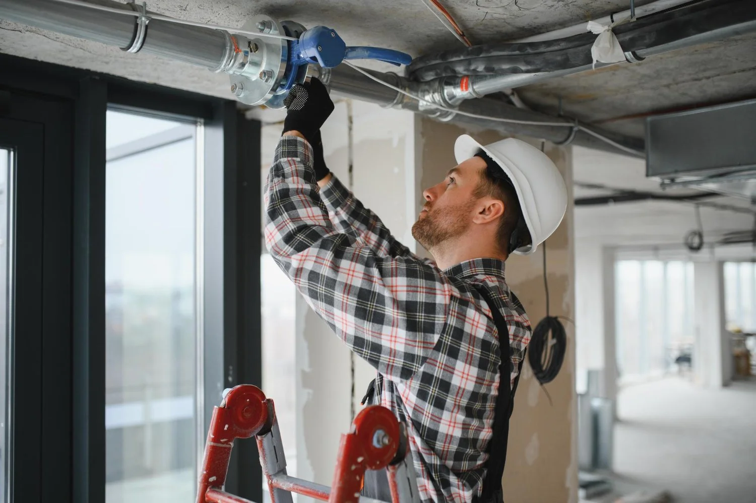 Why Hire a Construction Safety Specialist on the Sunshine Coast?