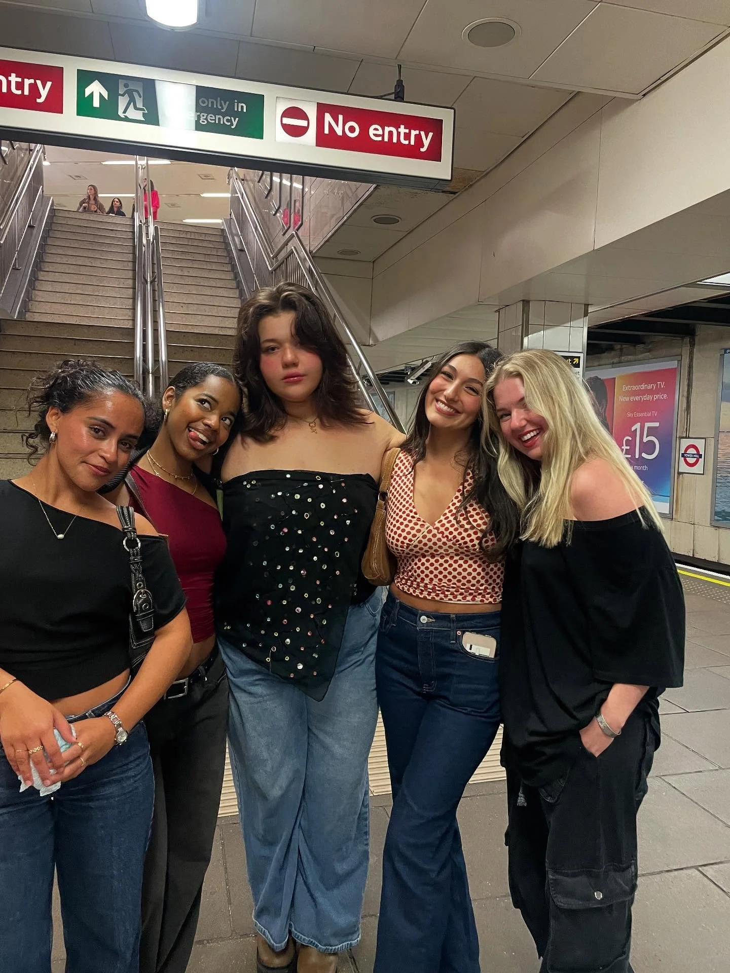 i need a bacon egg and cheese on an everything bagel salt pepper hot sauce mailed to me with priority shipping ! thx !