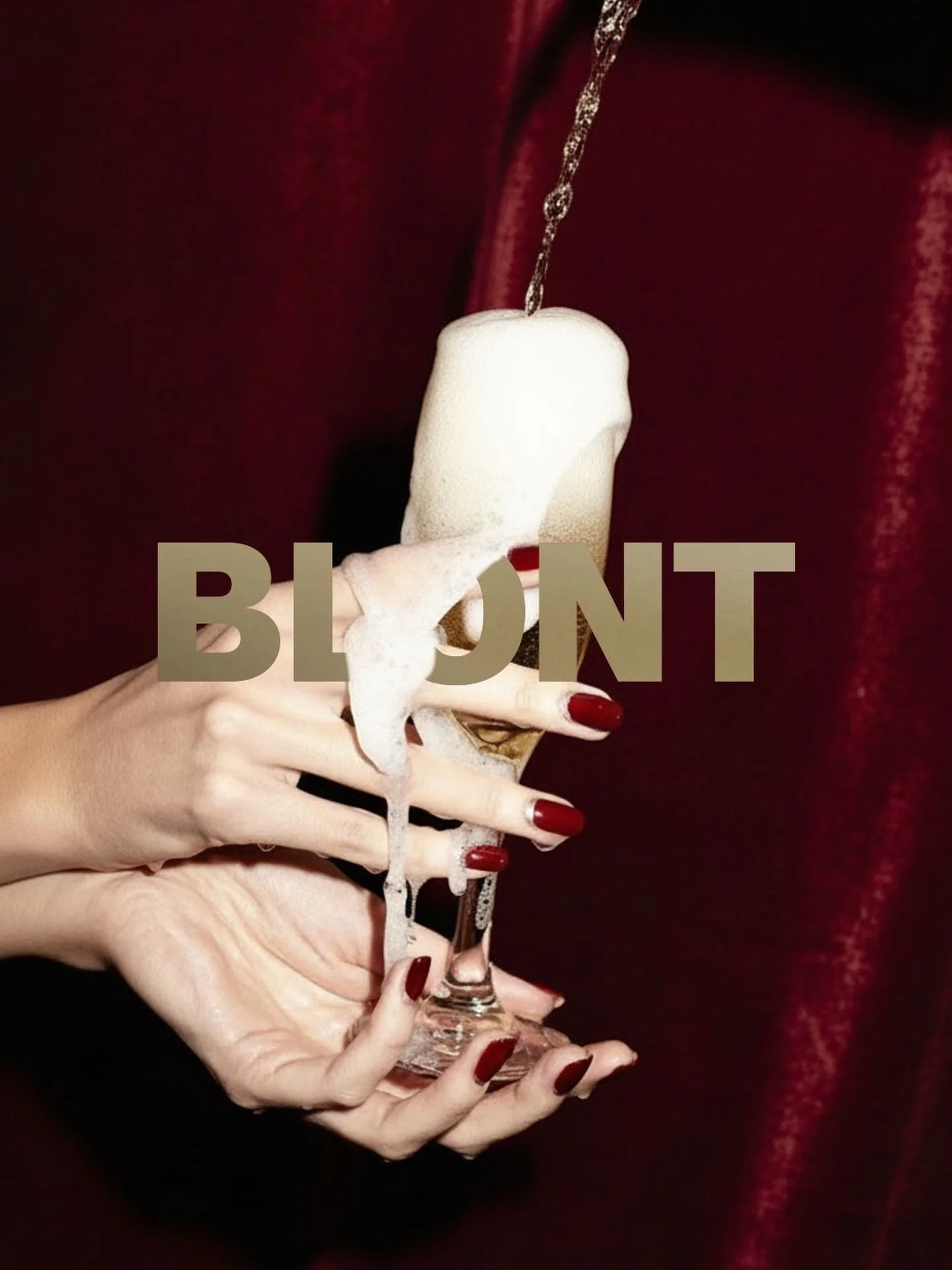 bubbles up &amp; cheers to 2026. 🍾

Neues Jahr, klare Strategie, bessere Posts.
Wenn dein Social 2026 st&auml;rker werden soll als dein Neujahrskater:
&rarr; Let&rsquo;s talk!

#happynewyear #frohesneues