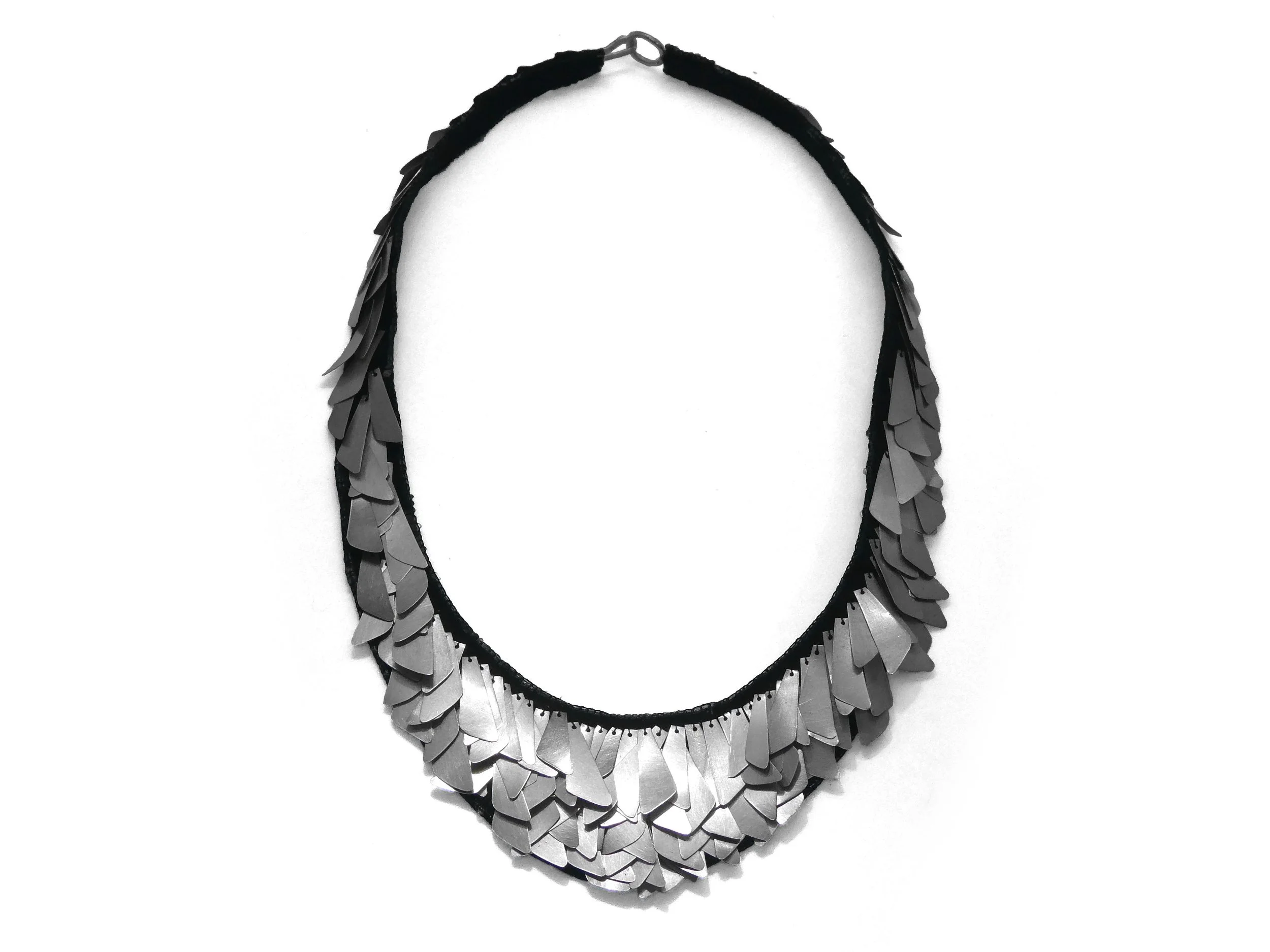 Shimmering sound: silk and silver. For FRAGILITY, Alliages Asso, Munich Jewellery Week 2026, Werkstatt-galerie