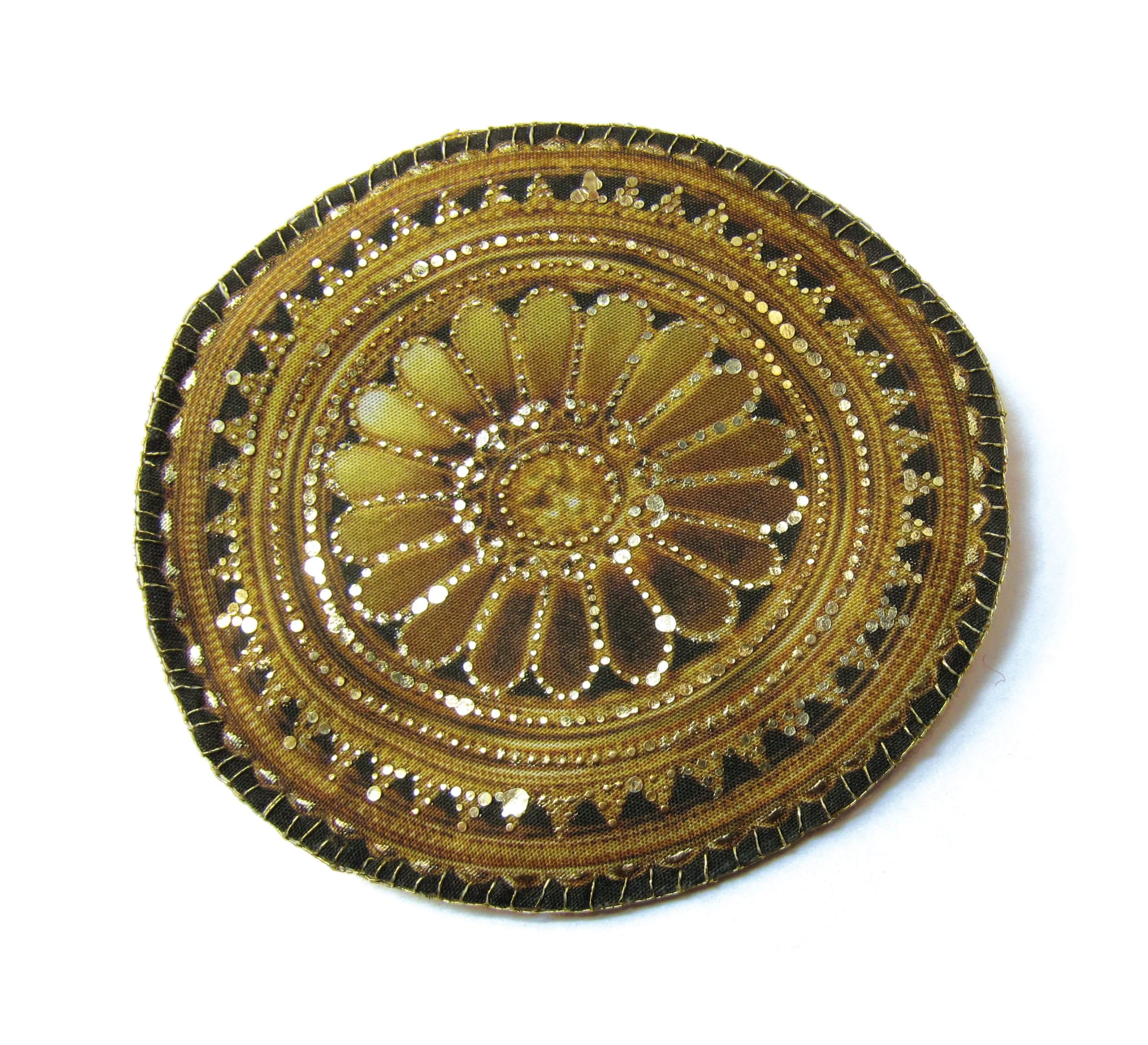 Novissimo :printed silk, gold leaf, metal brooch