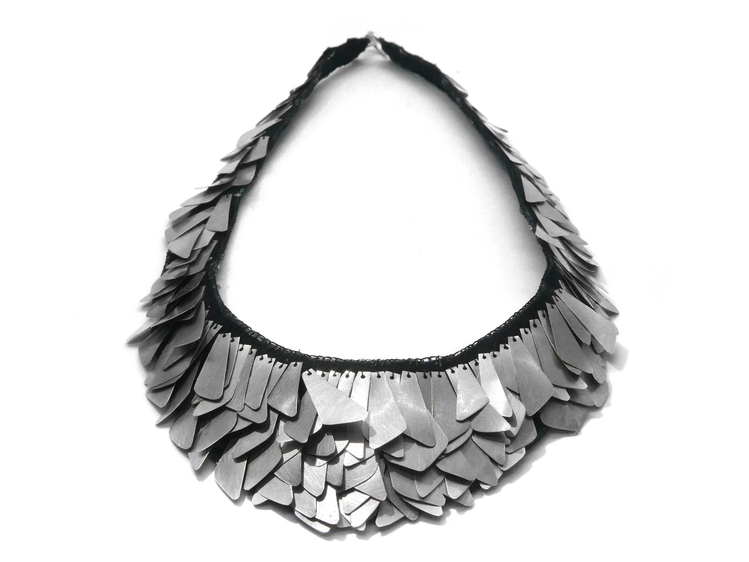 Shimmering sound: silk and silver. For FRAGILITY, Alliages Asso, Munich Jewellery Week 2026, Werkstatt-galerie