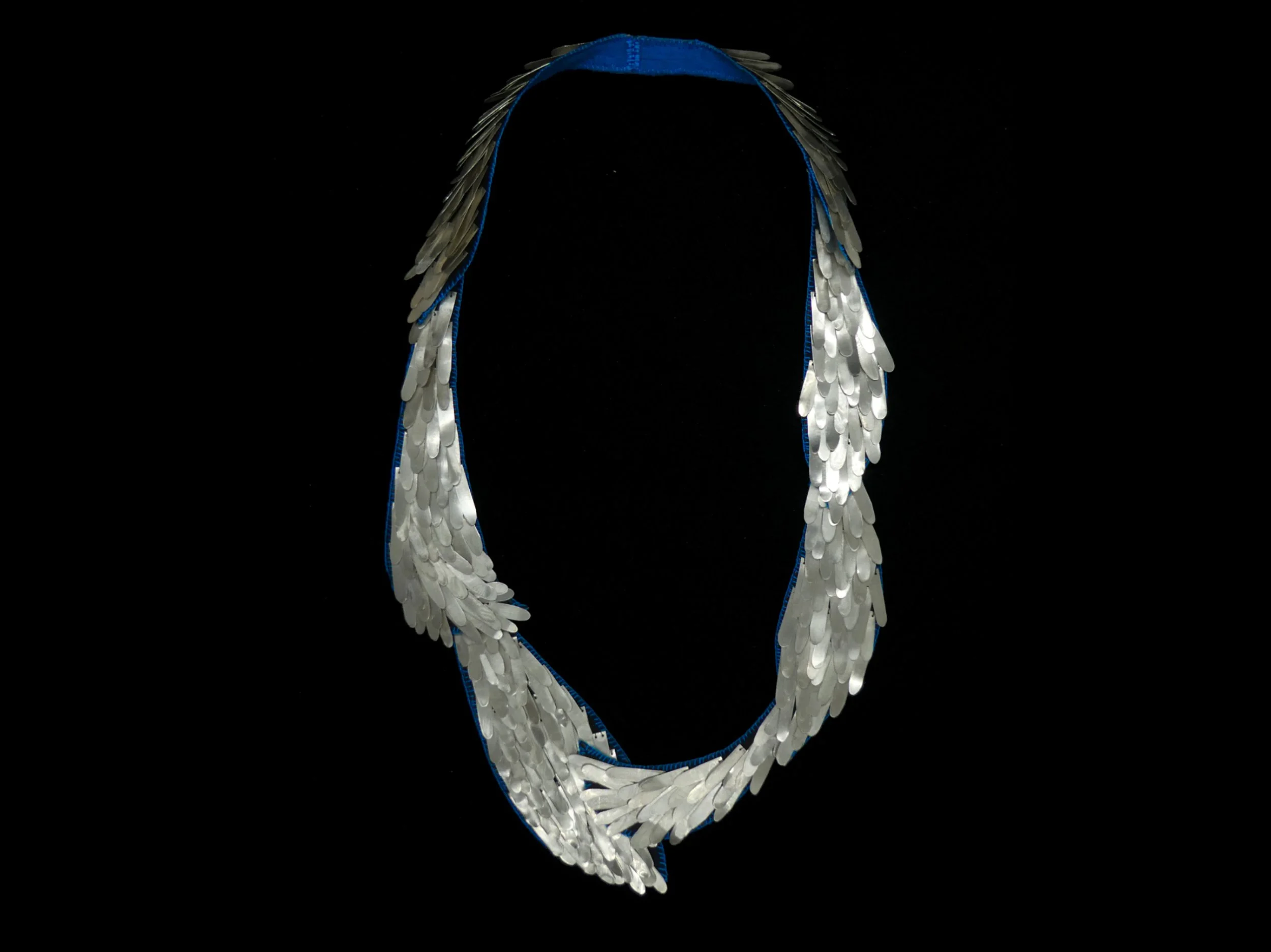 Onda: silver and silk