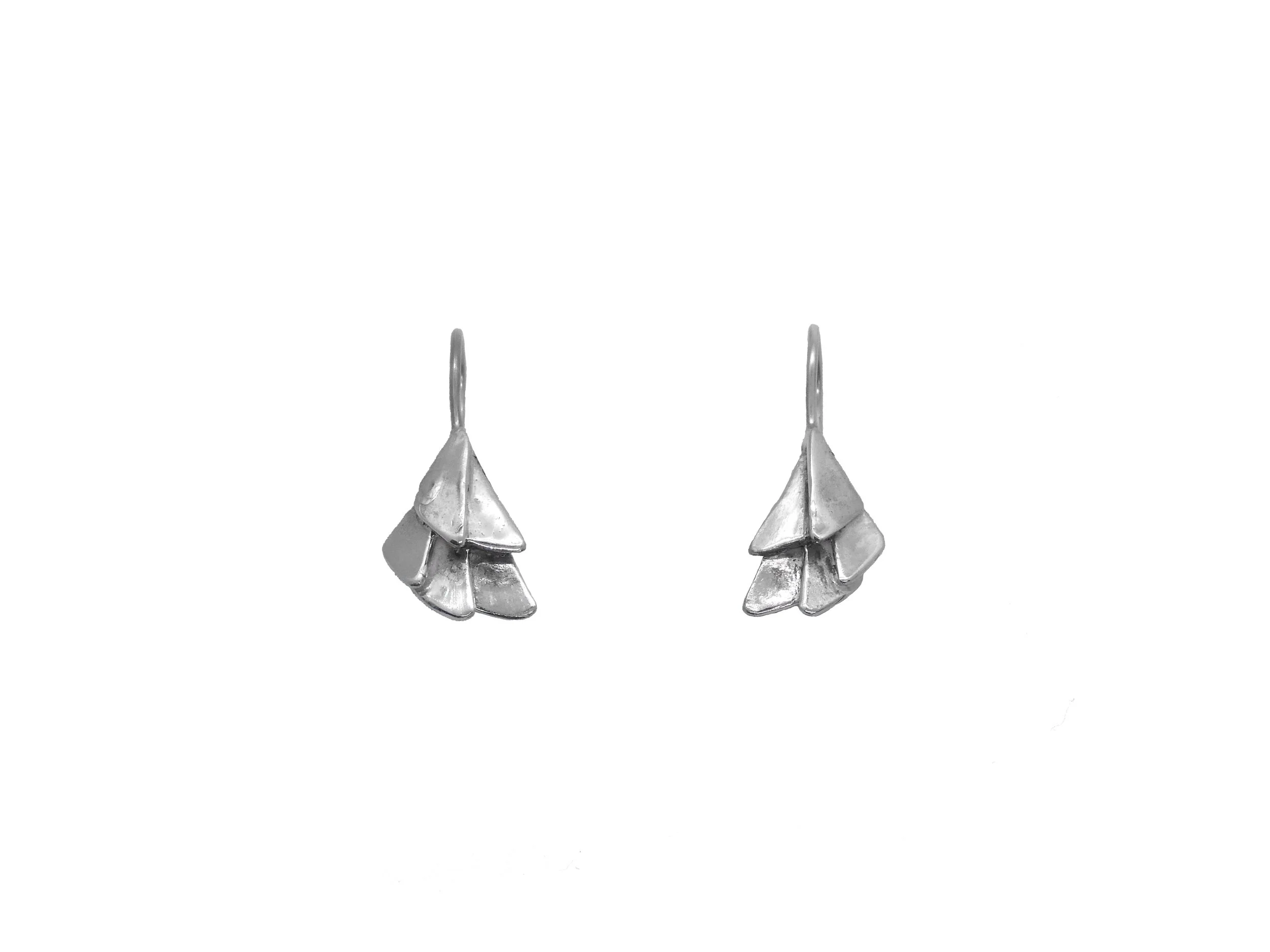 Earwings – Silver Wings for Your Ears: Minimalist silver wing earrings handmade in Switzerland, contemporary jewelry with a delicate and lightweight design