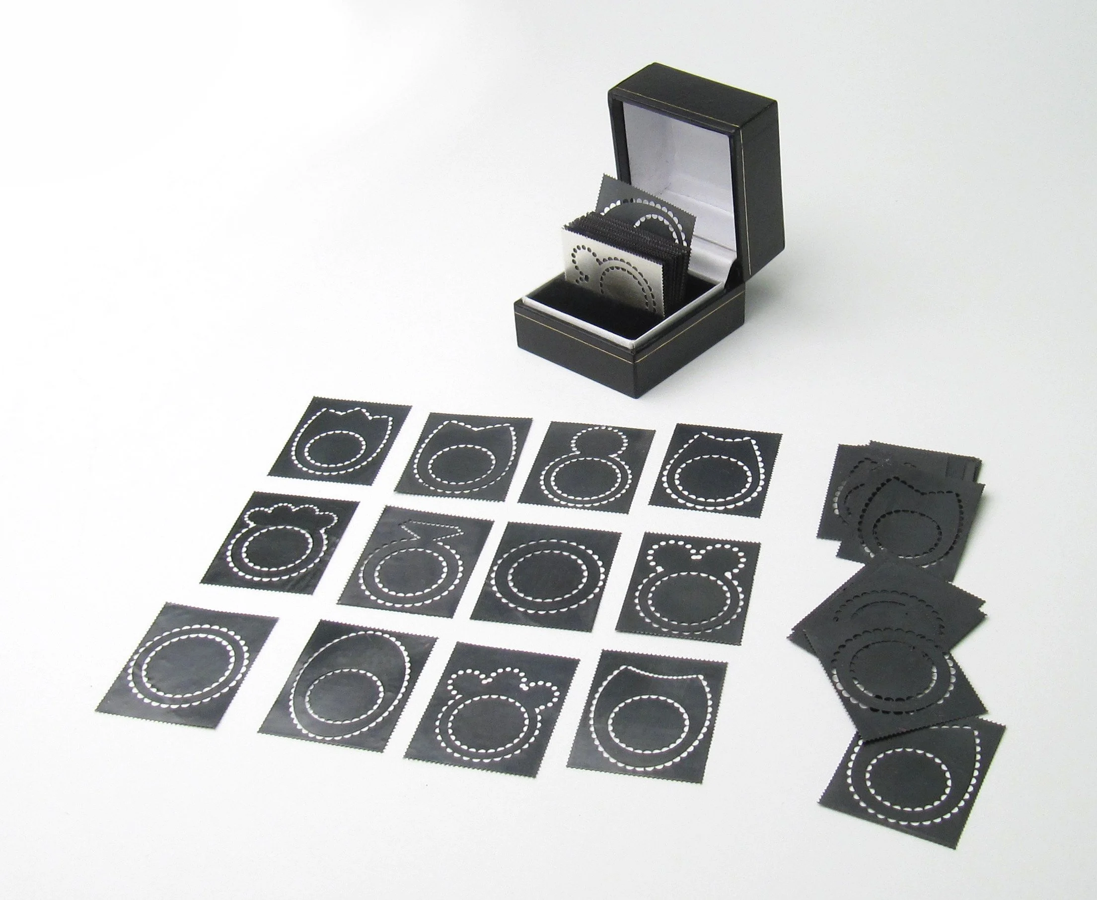  Objects who dream to be jewellery, 69 rings object in copper and one in silver for Marzee's 70's birthday