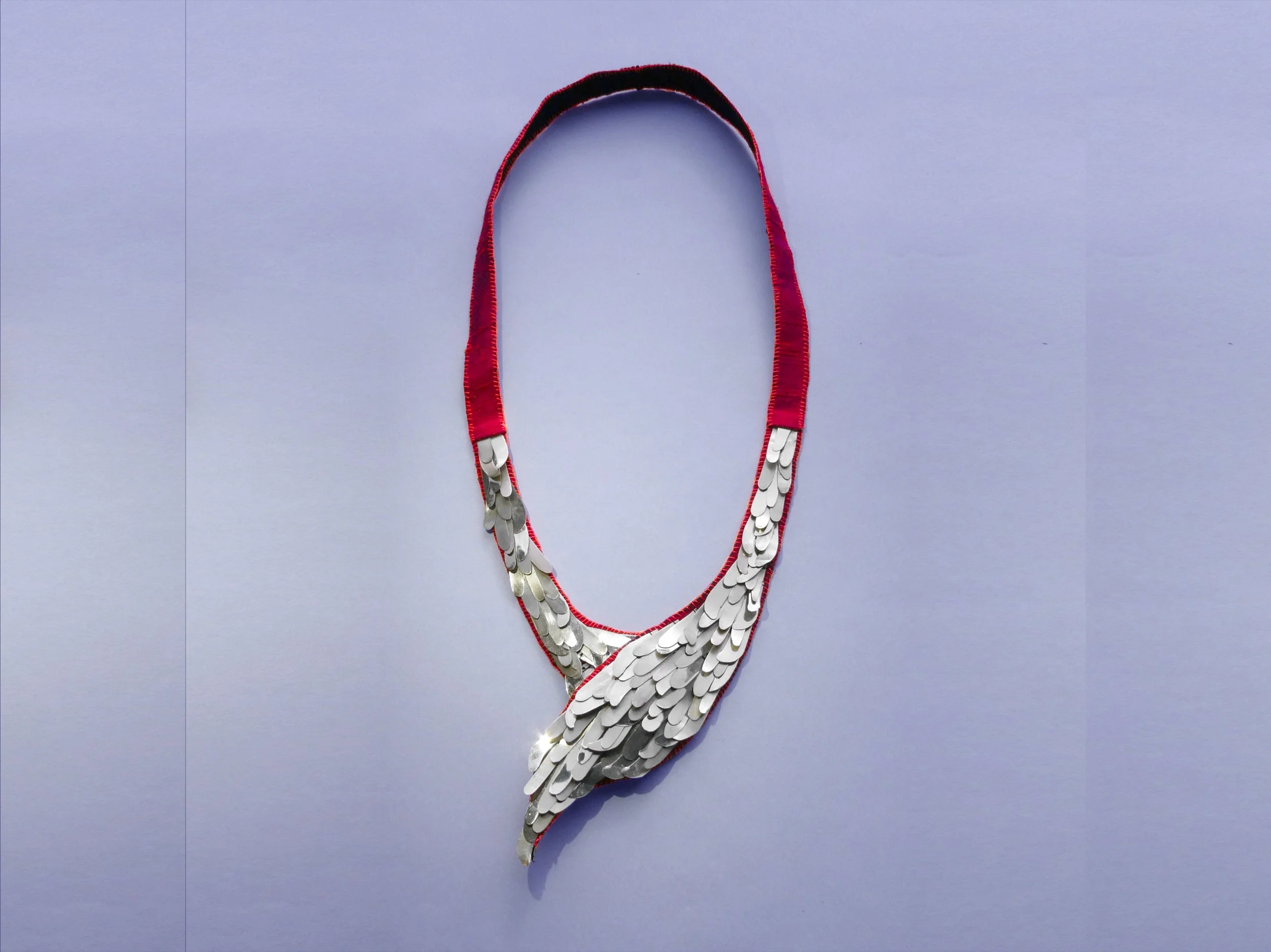 Dreamy wave: silver and silk