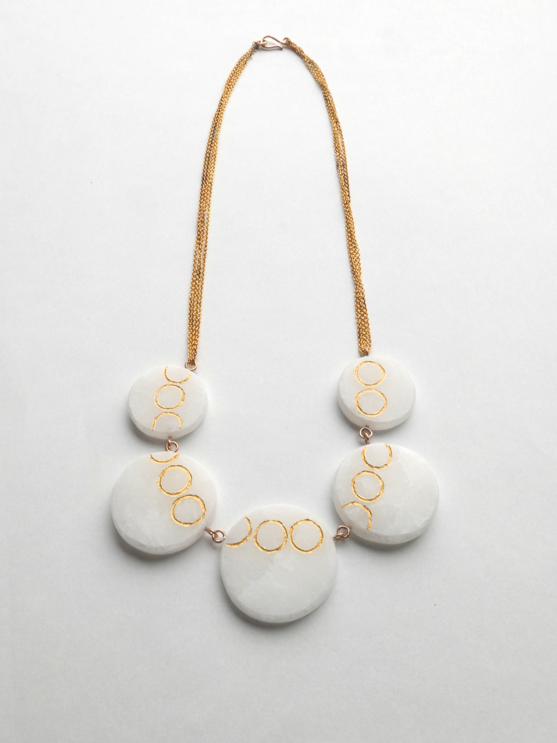 Alabaster pearls: alabaster, 23 ct
gold leaf