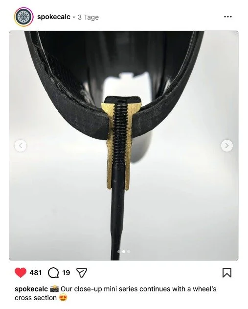 Ein Blick ins Innere. Danke an Aljaz f&uuml;r die M&uuml;he das mal sichtbar zu machen. 📸 by@spokecalc  #aikon #aikonwheels #carbonwheels #polymerfiberspokes #carbonspokes #aerowheels #gravelwheels #berd #carbonti #erasecomponents #alpina #alpinarag