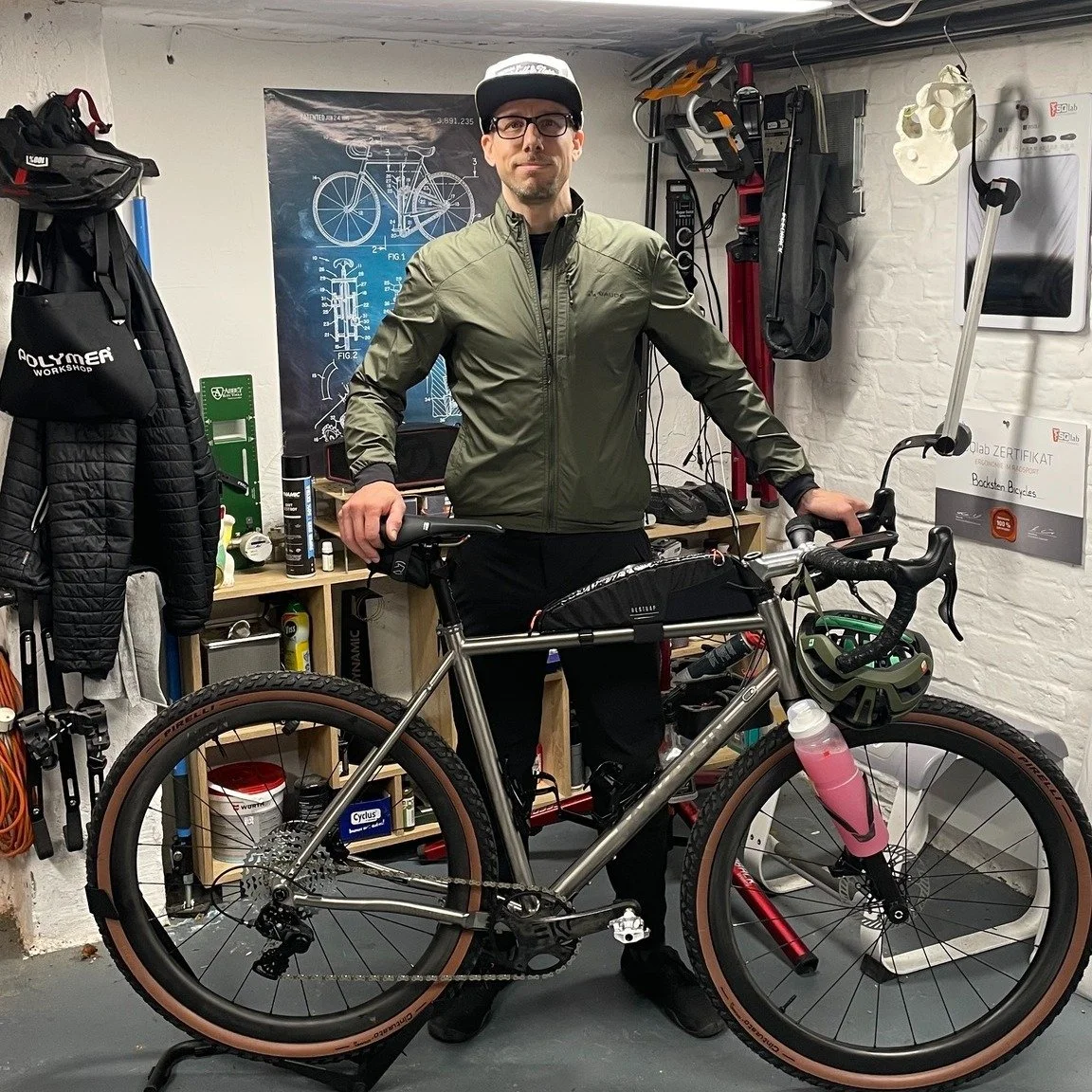 Wir haben die coolsten Kunden. Boris ist heute morgen um 5:00 mit dem Bus 300+ km nach Berlin gefahren um sein Tuscus abzuholen und dann im Anschluss die Strecke zur&uuml;ck zu radeln. Saustarke Nummer. Respekt. Ich habe ihn ein paar km begleitet. Su