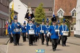 Grote Optocht Berg aan de Maas