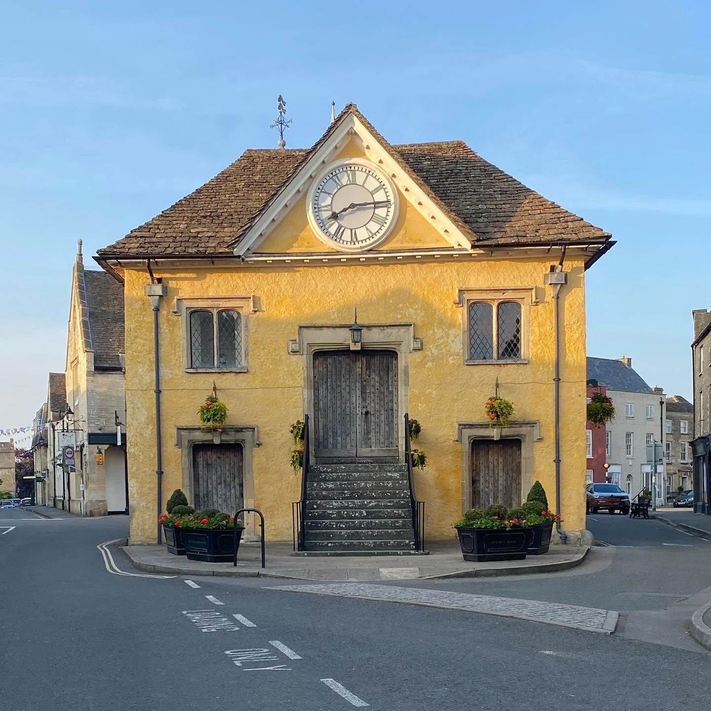 Tailored tours of all the wonderful antique destinations that England has to offer. 

#tours #antiquetours #ukantiquetours #england #antiques #antique #interiors #interiordesign #interiors #interiordesignersofinstagram #antiquedealersofinstagram #cou
