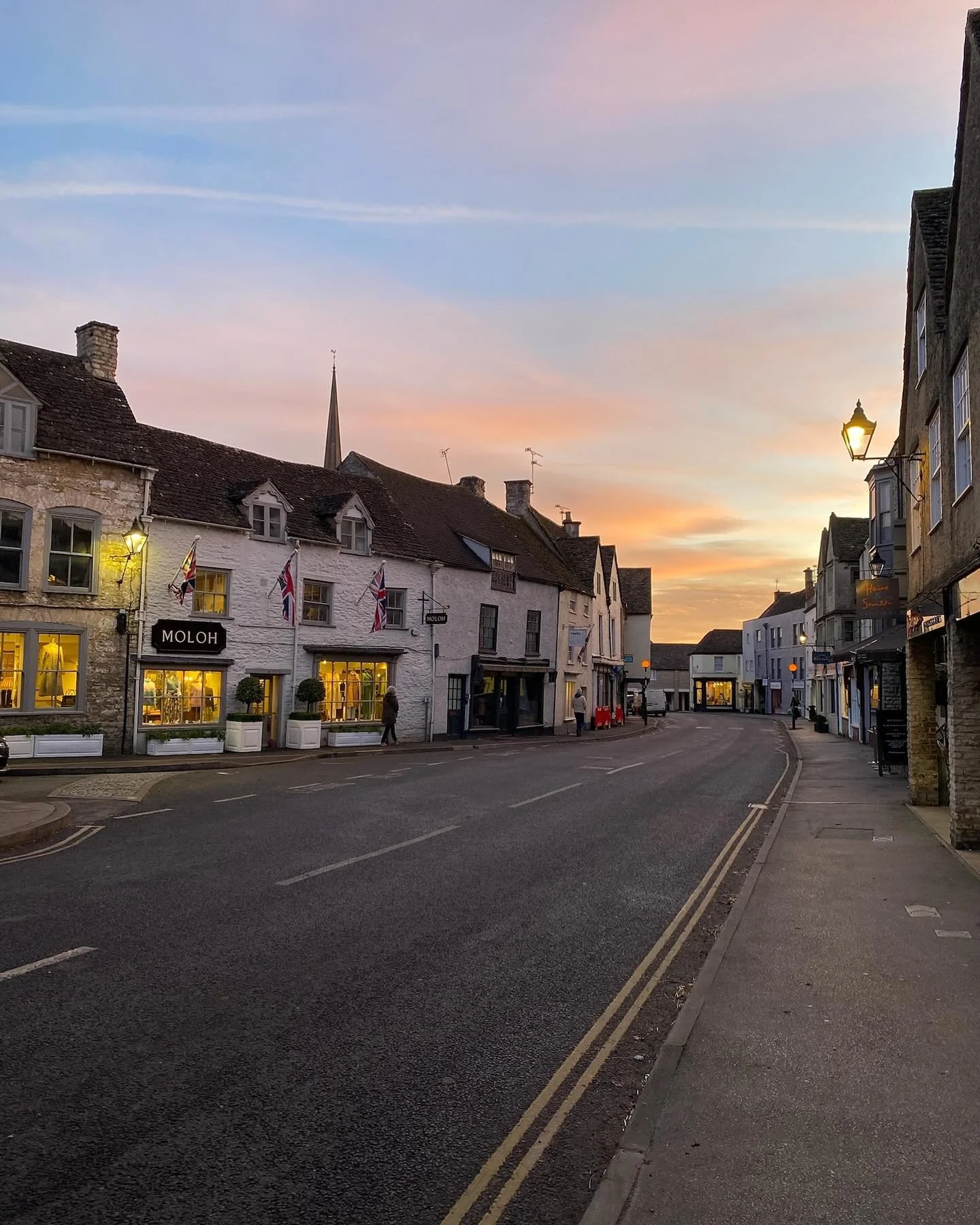 Tailored tours of all the wonderful antique destinations that England has to offer. 

#tours #antiquetours #ukantiquetours #england #antiques #antique #interiors #interiordesign #interiors #interiordesignersofinstagram #antiquedealersofinstagram #cou