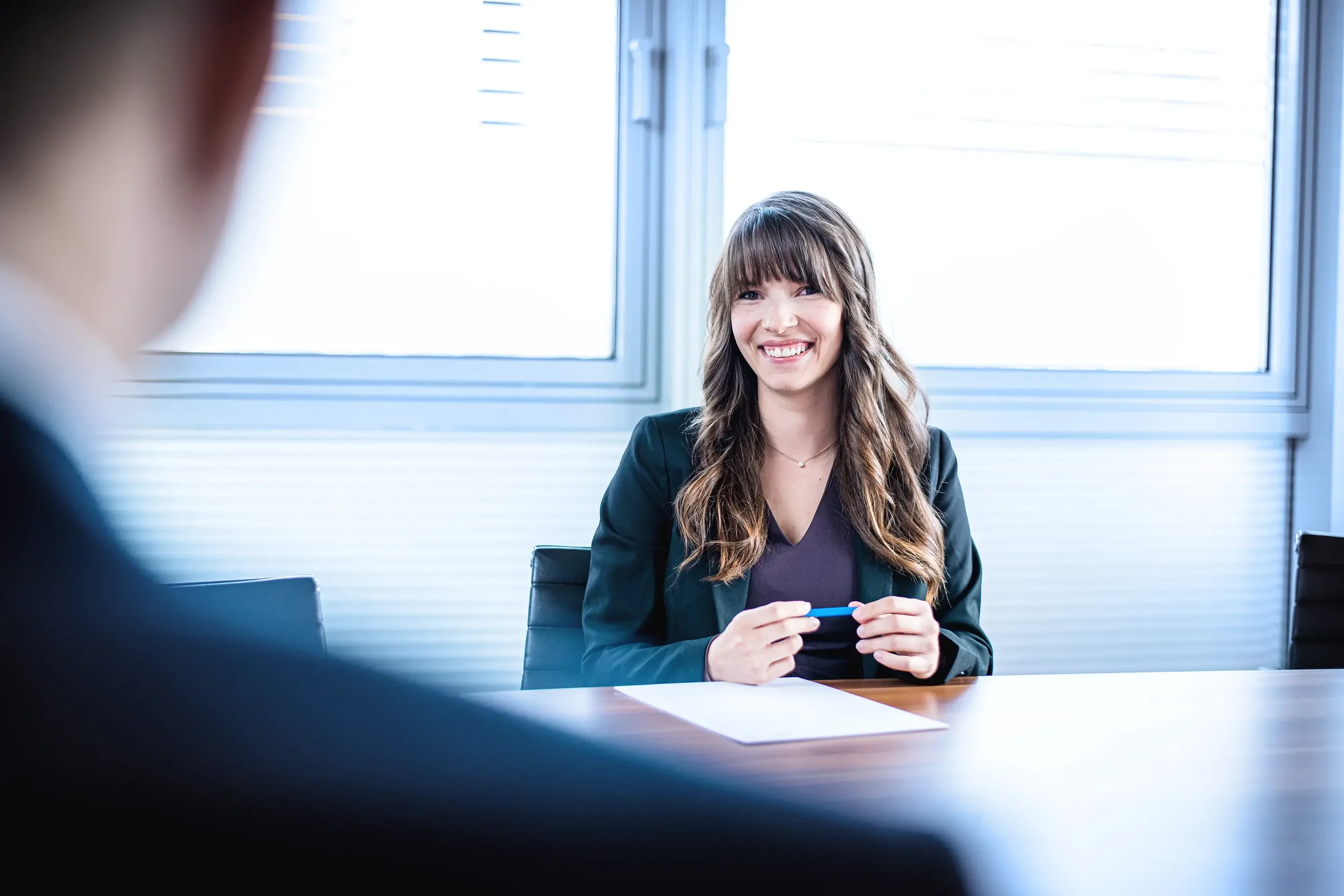 Authentische Mitarbeiterportraits und Businessfotos direkt am Arbeitsplatz im Havelland.