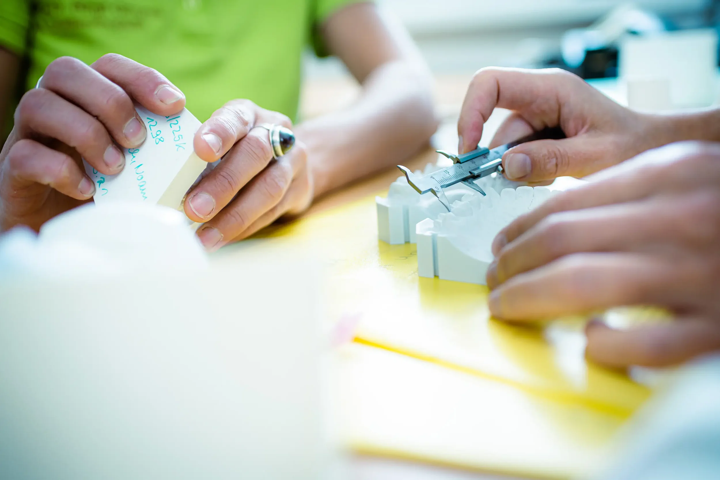 Behandlungsaufnahme Praxisfotografie in einer modernen Zahnarztpraxis – vertraulich & patientenfreundlich in Falkensee.