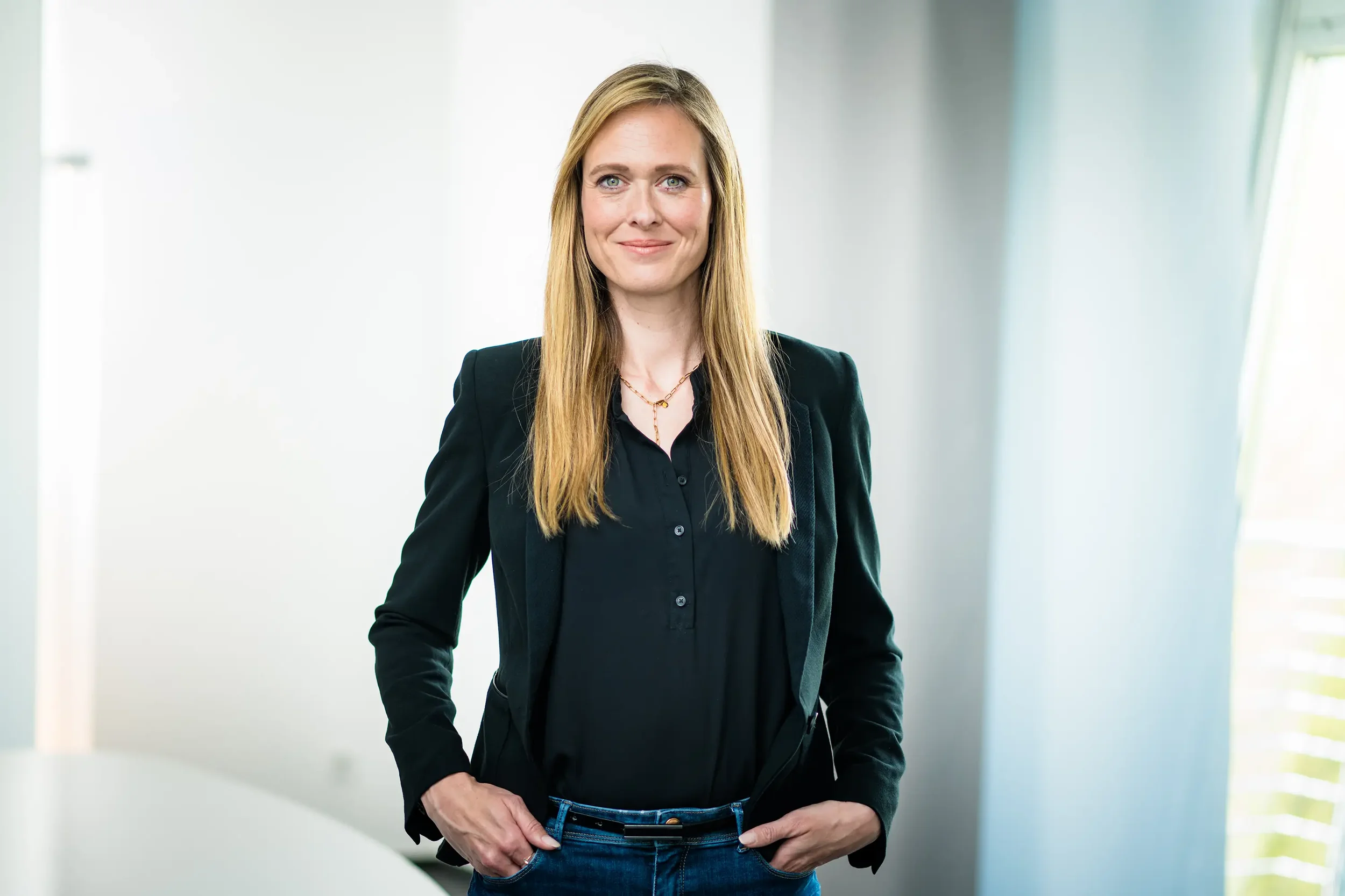 Professionelle Mitarbeiter- und Arbeitsplatzportraits für Unternehmen in Rathenow – authentisch und hochwertig.