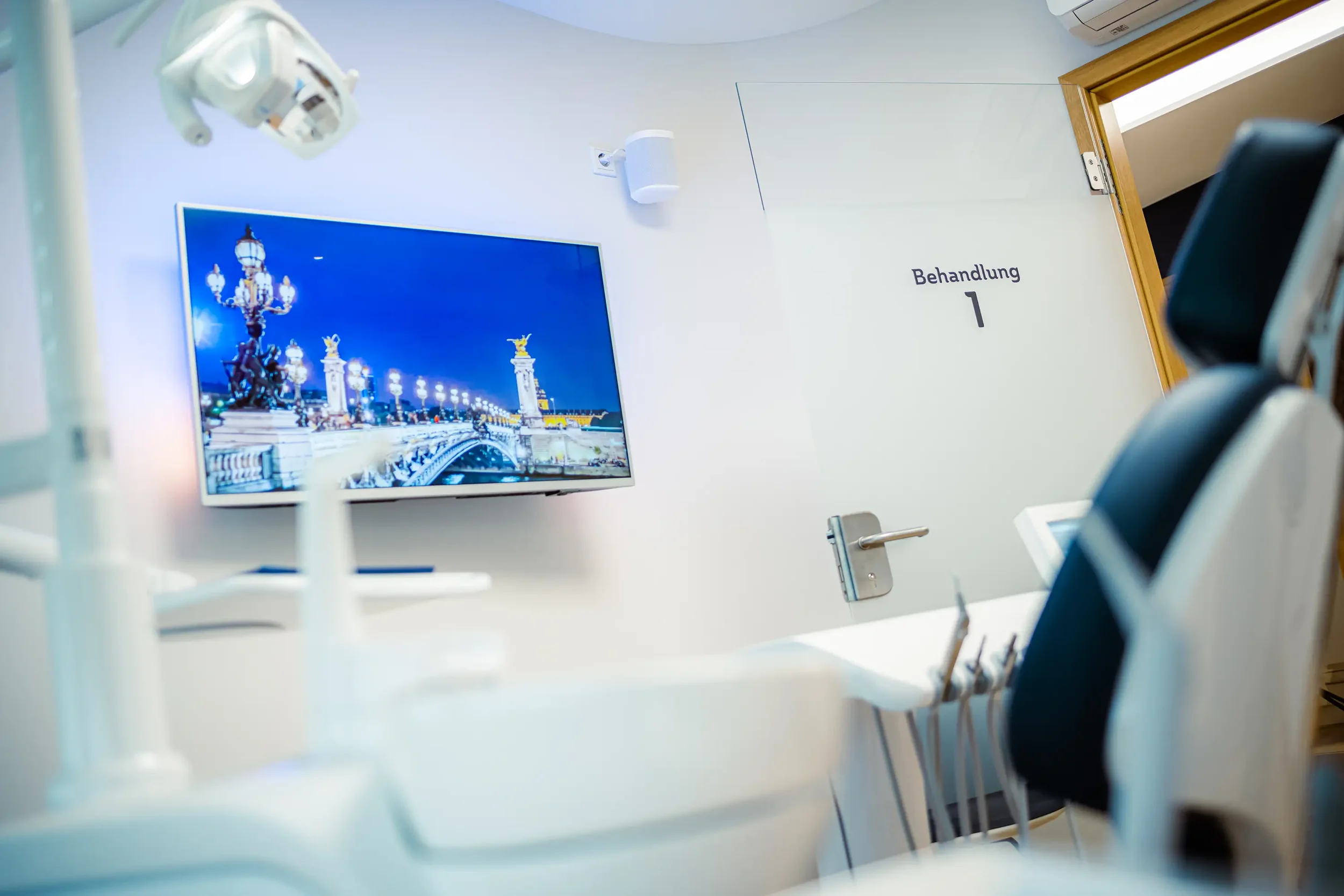 Praxisraumfoto für die Online-Präsenz einer Zahnarztpraxis in Potsdam Praxisfotos.