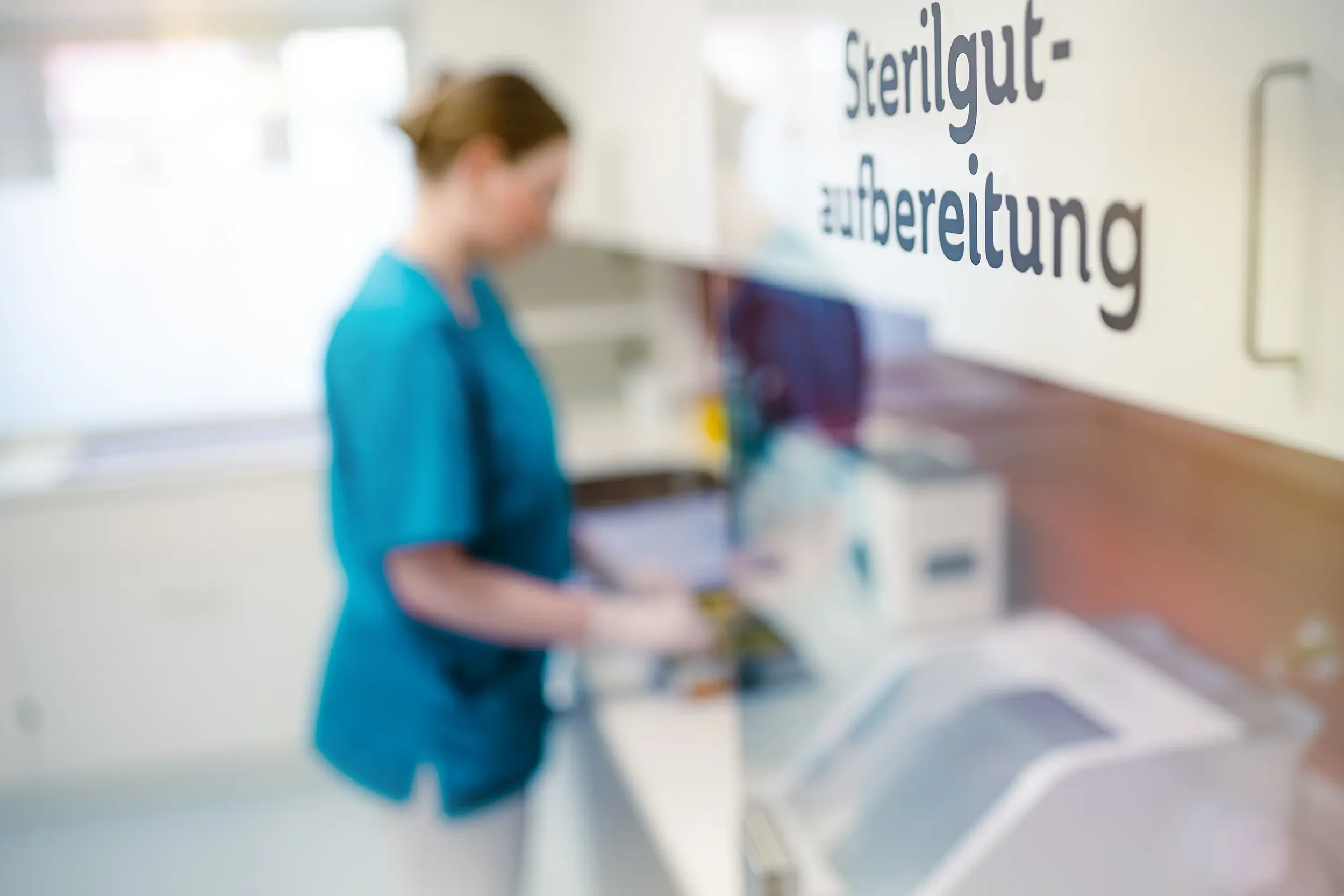 Detailaufnahme medizinischer Ausstattung in Nauen – hochwertig für Praxis-Broschüren.