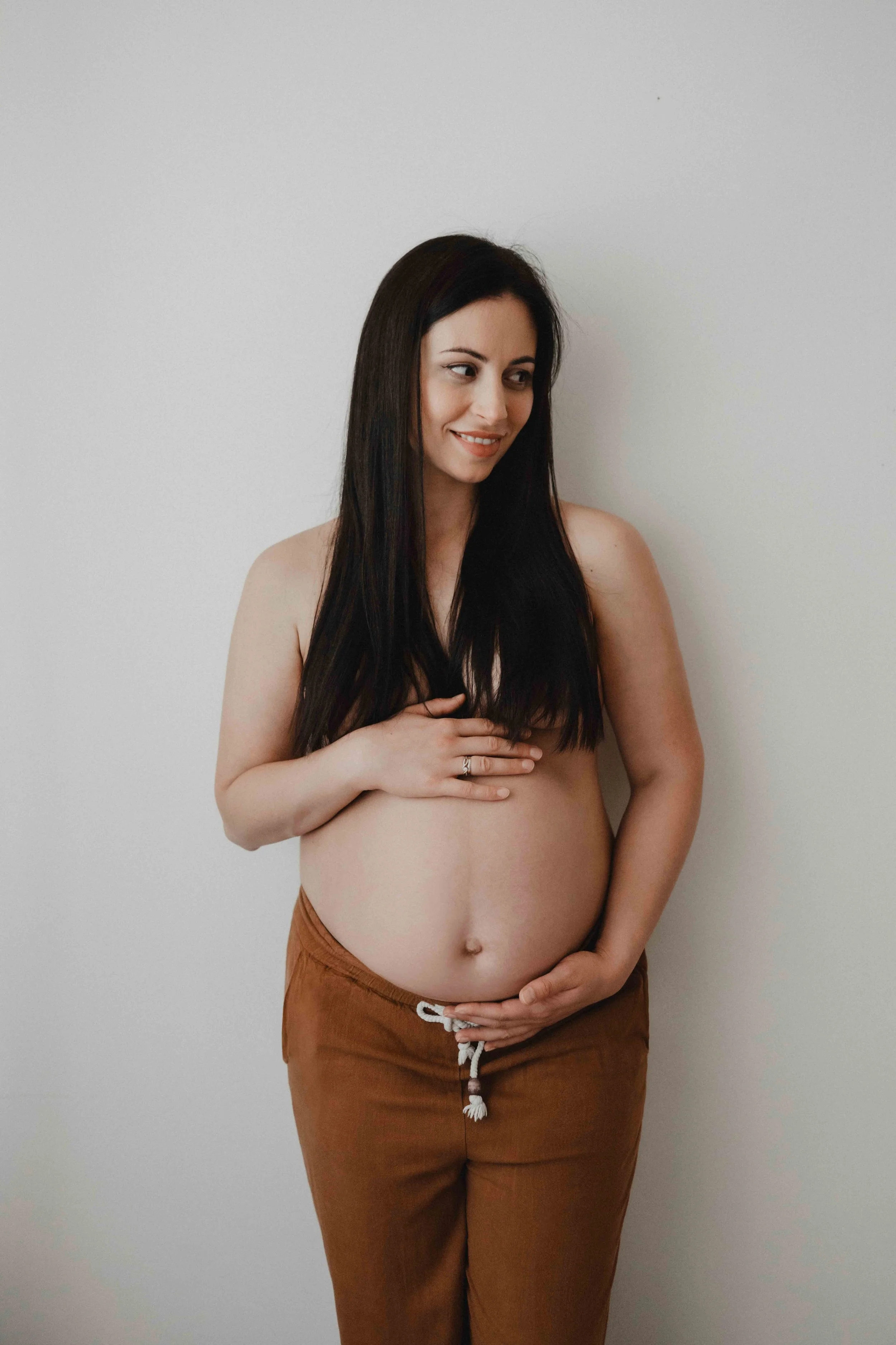minimalista-kismama-fotózás-hossó-klaudia-photography