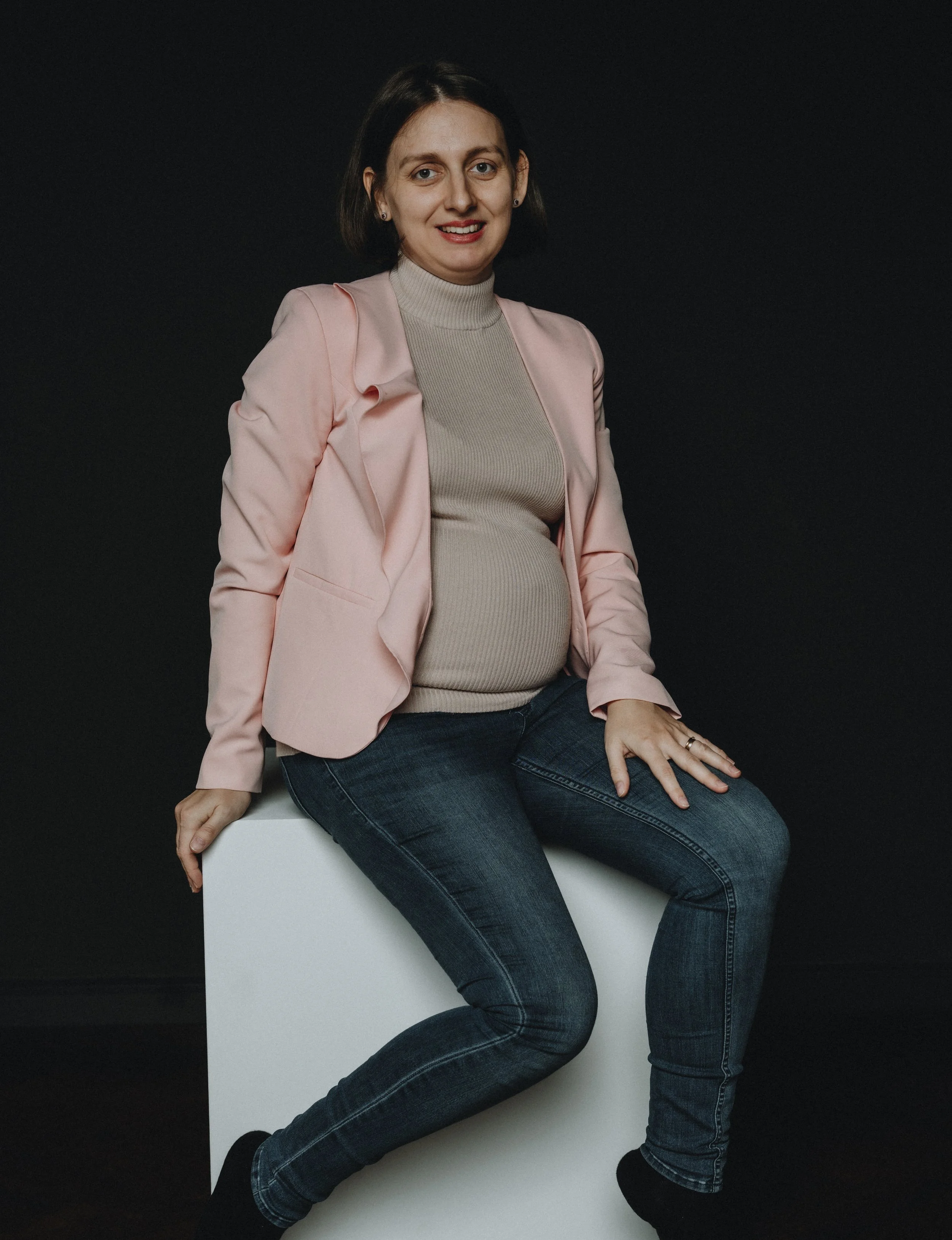 kismama fotózás fotóstúdióban budapesten