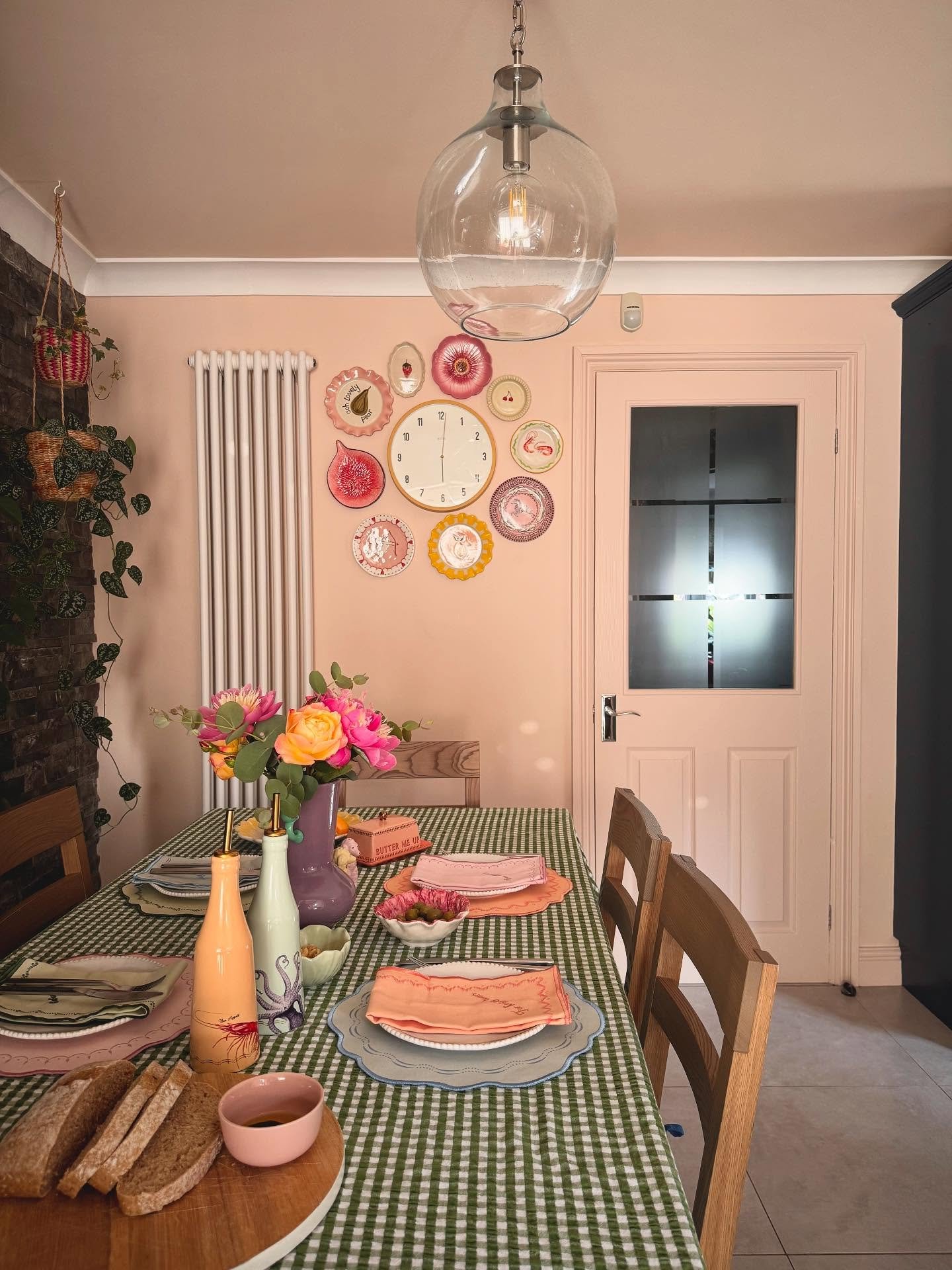 🌸Ad Lets set the table with @yvonneellen 

I&rsquo;m definitely in my table faffing era and these beautiful table linens from Yvonne Ellen have really upped my styling game.

I&rsquo;m having friends over for lunch today and can&rsquo;t wait to set 