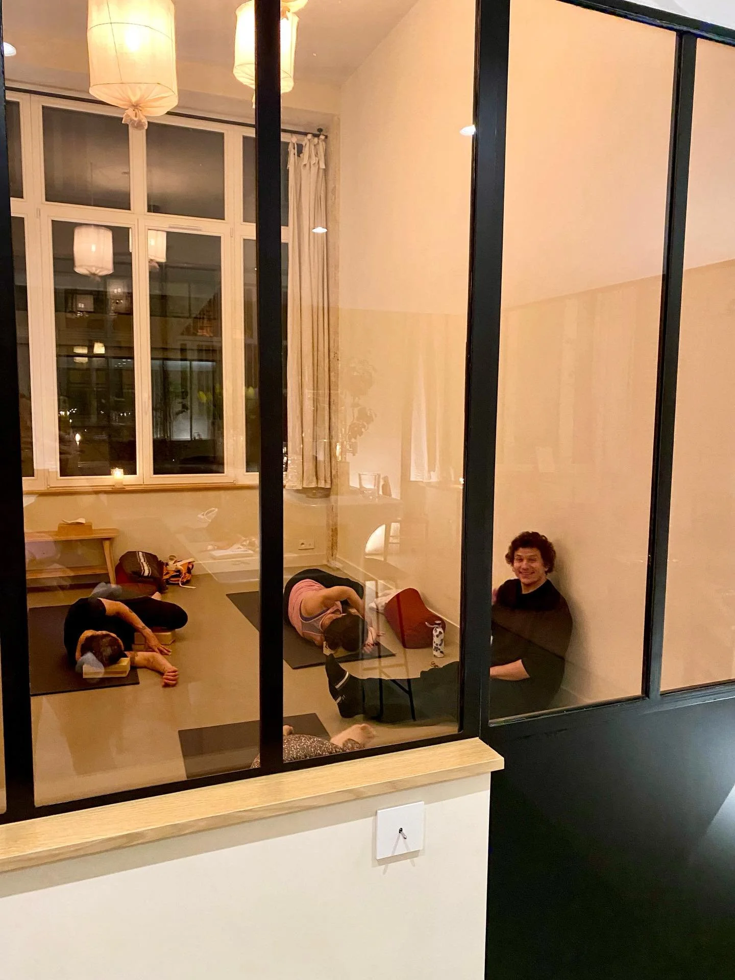 Parmi nos deux nouveaux professeurs anglo-saxons, il y a @antoinepommet !

Originaire de Montr&eacute;al, Antoine vous accompagne&nbsp;la&nbsp;voix chantante et&nbsp;la&nbsp;sourire aux l&egrave;vres pour explorer vos limites, toujours dans&nbsp;le&n