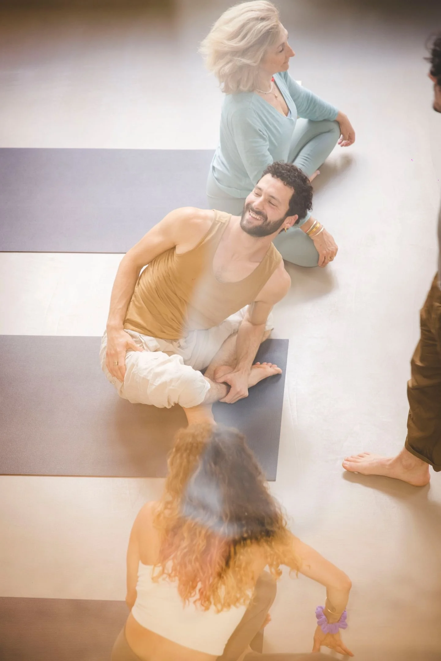 Pratique énergisante de yoga, yang to yin, kundalini à La Canopée Paris