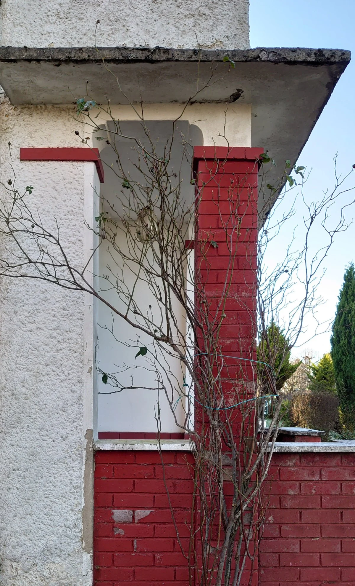 Covered entrance detail and painted brick, residential project in Jordanhill, Glasgow