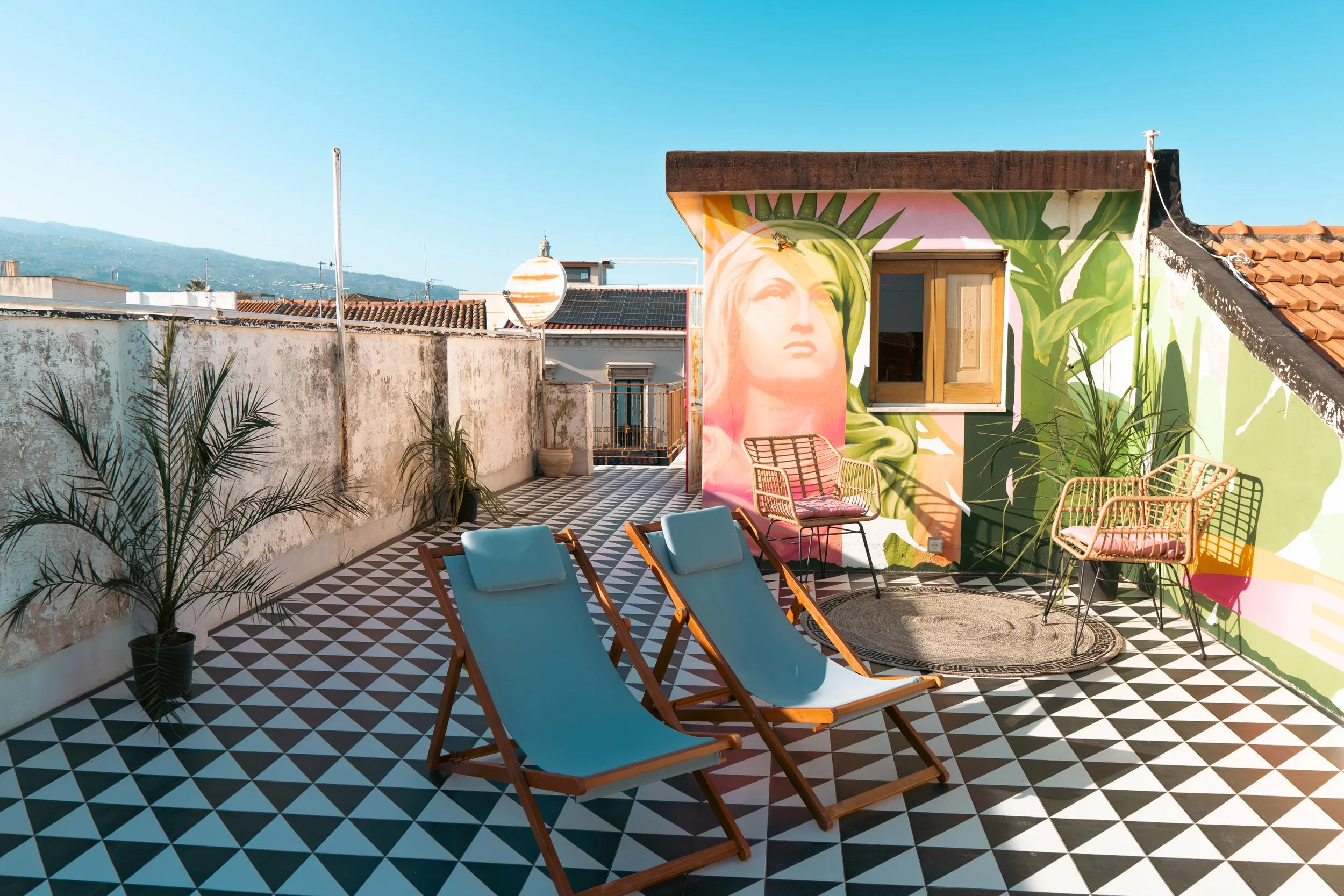 Women's coliving space in Sicily for solo female travelers, artists and digital nomads