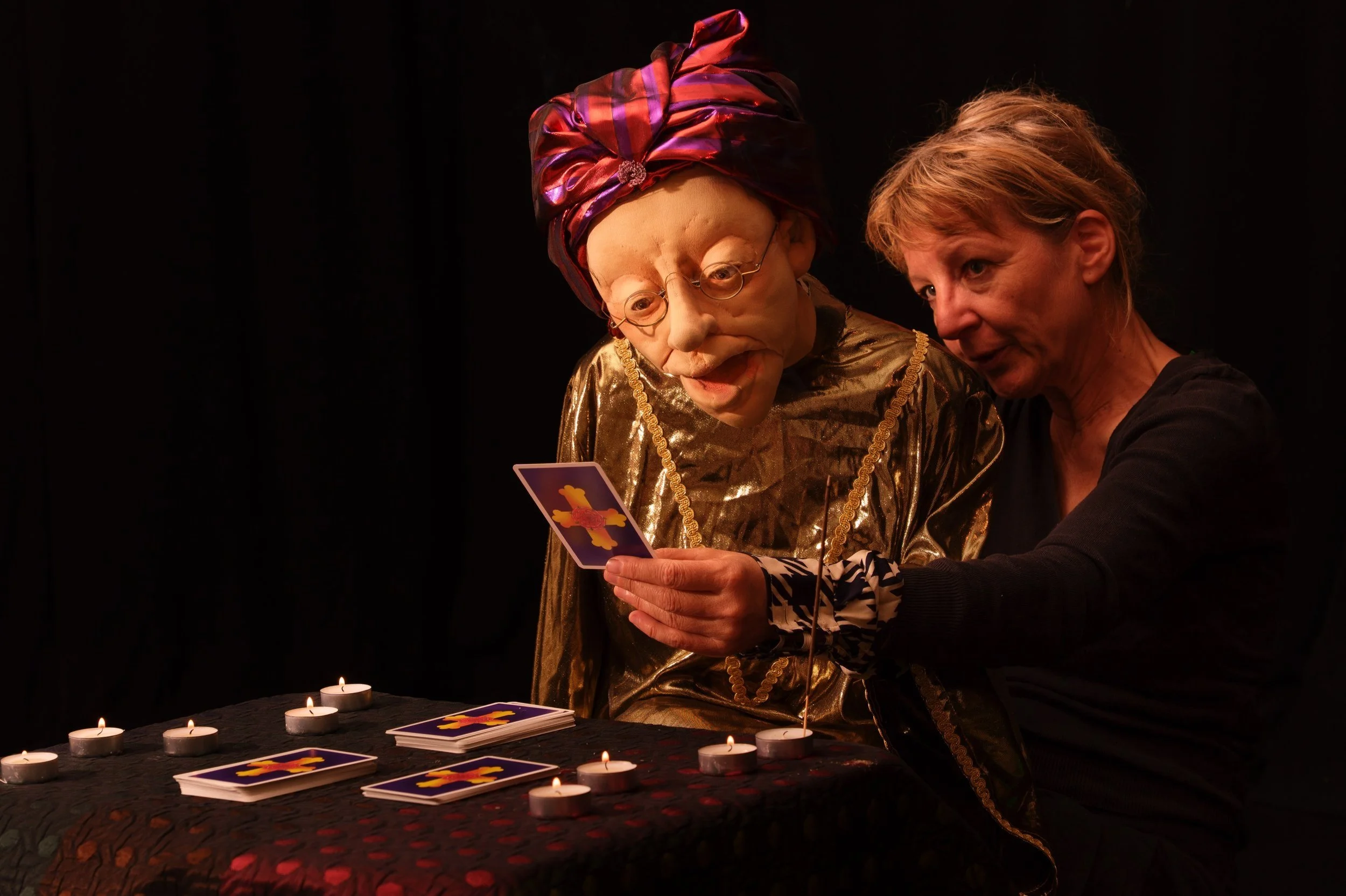 Gertrud Müller / FigurenTheater St.Gallen (D/CH) | WAHRSAGEREI