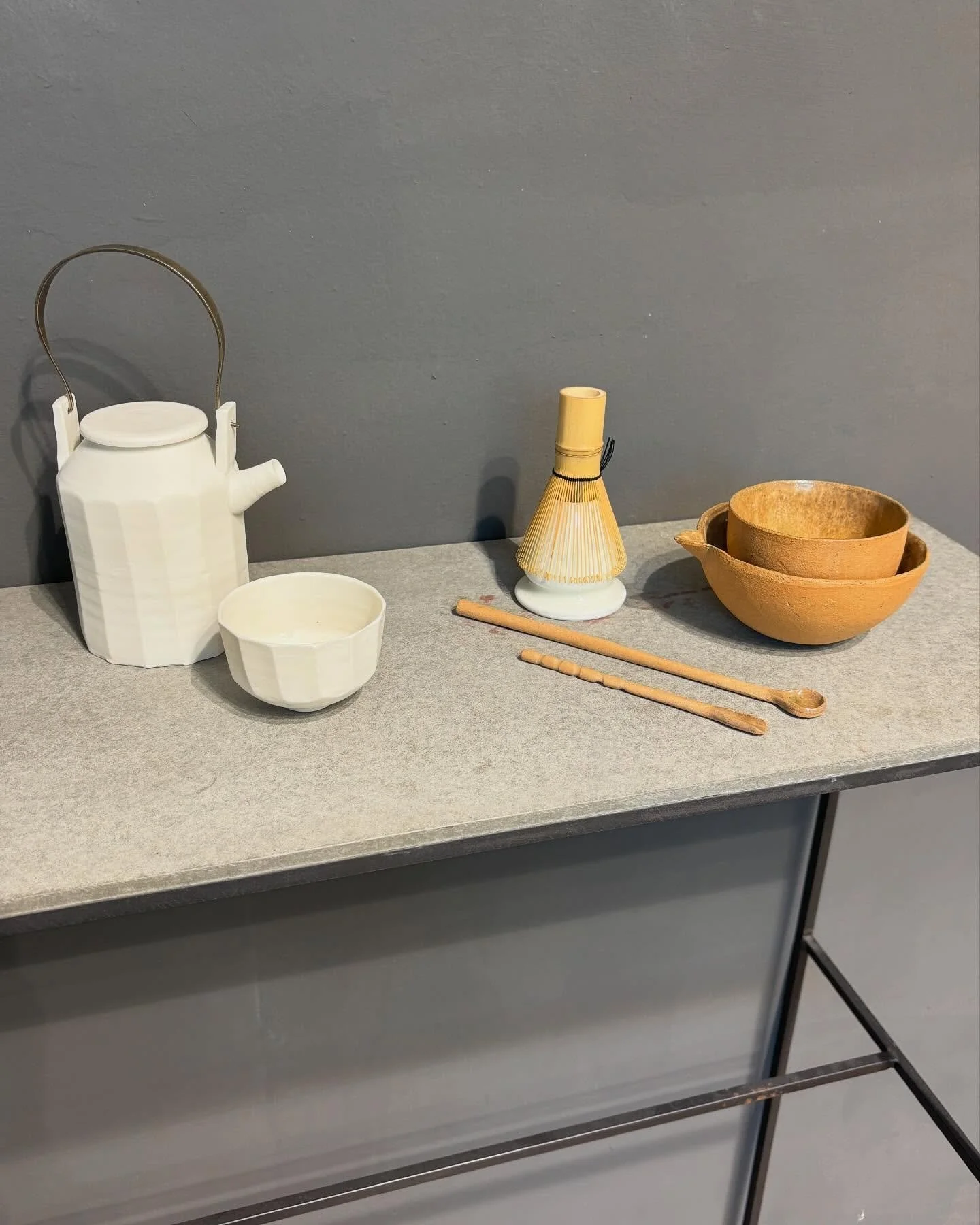 @knogab | ceramic

@porzellan.ludwig | porcelain