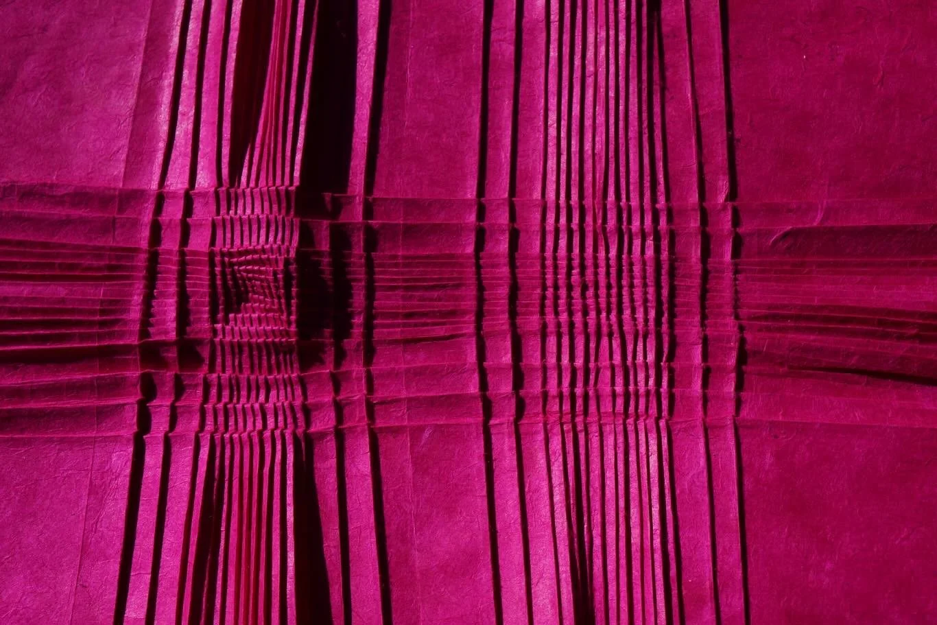 NEW MEMBER!
@antonbert_art 

The Berlin-based artist Anton Bertelsmann (*1999) explores the theme of transformation in his work. Using a wide variety of techniques and materials, he observes everyday objects as well as surfaces and forms, and seeks t