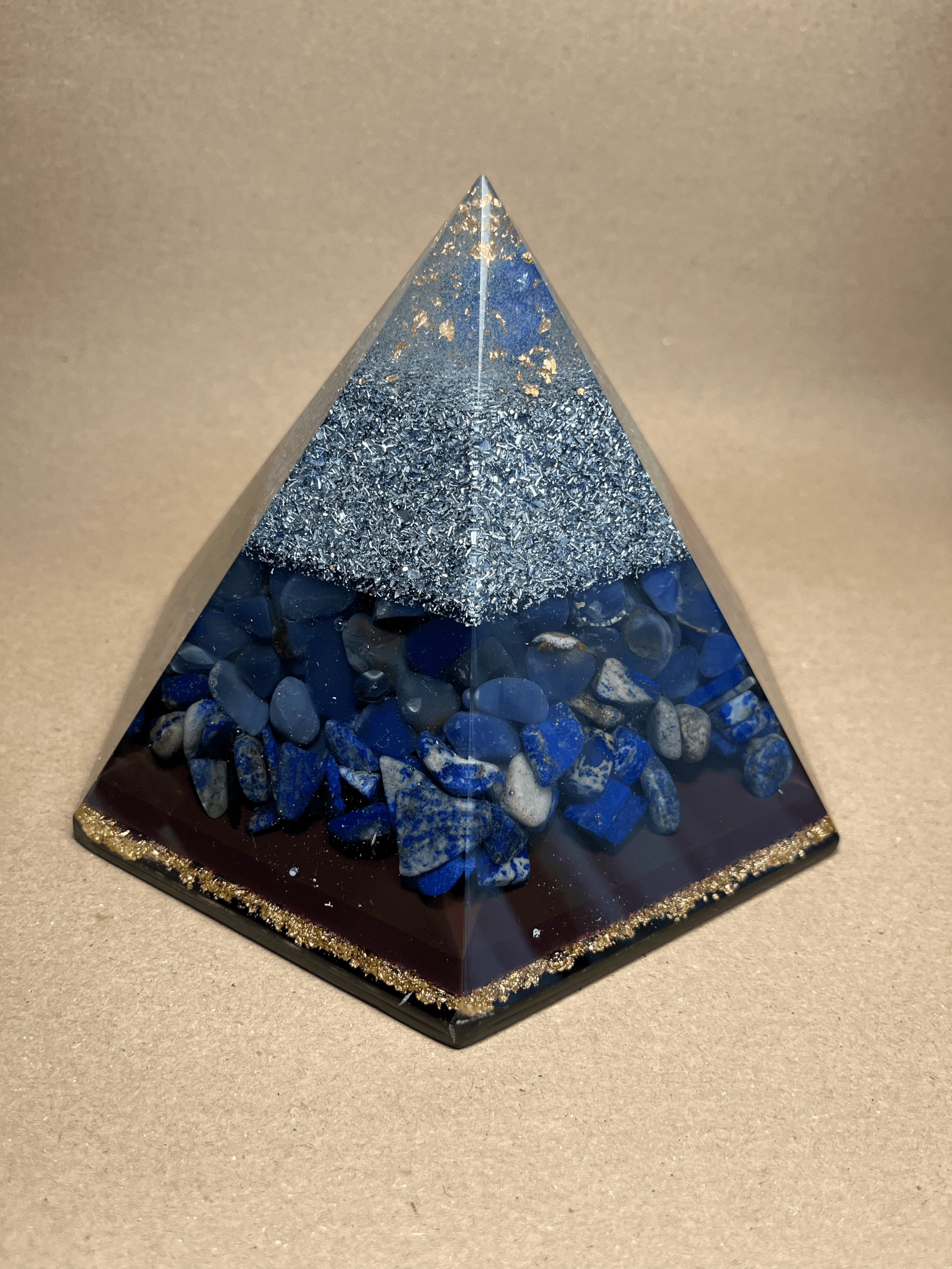 Pyramid Hexagonal Base Orgonite with lapis lazuli Quartz (六角金字金字塔青金石能量塔)