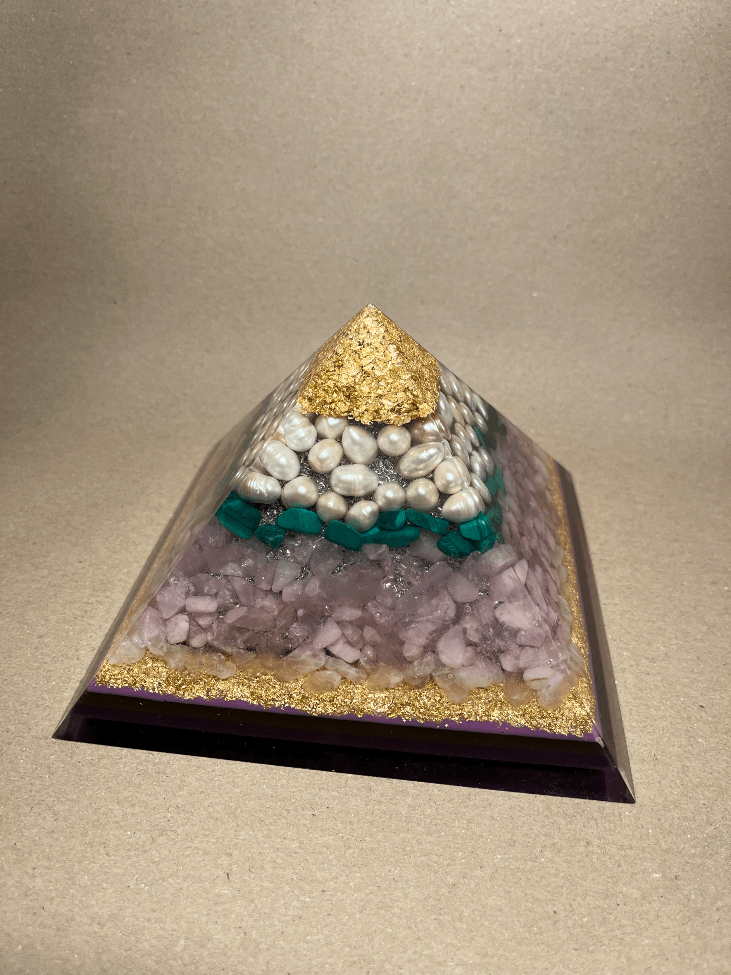 Pyramid Orgonite with Rose Quartz (金字塔粉紅水晶能量塔)