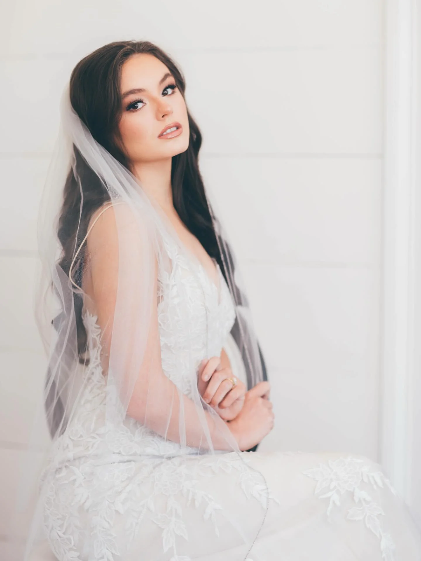 This room does a lot of the work for you. Soft light, clean lines, and space to breathe. It&rsquo;s why these moments photograph so well.

You can book Estate Les Ch&ecirc;nes for bridal sessions, branding shoots, senior portraits, and more. DM us to