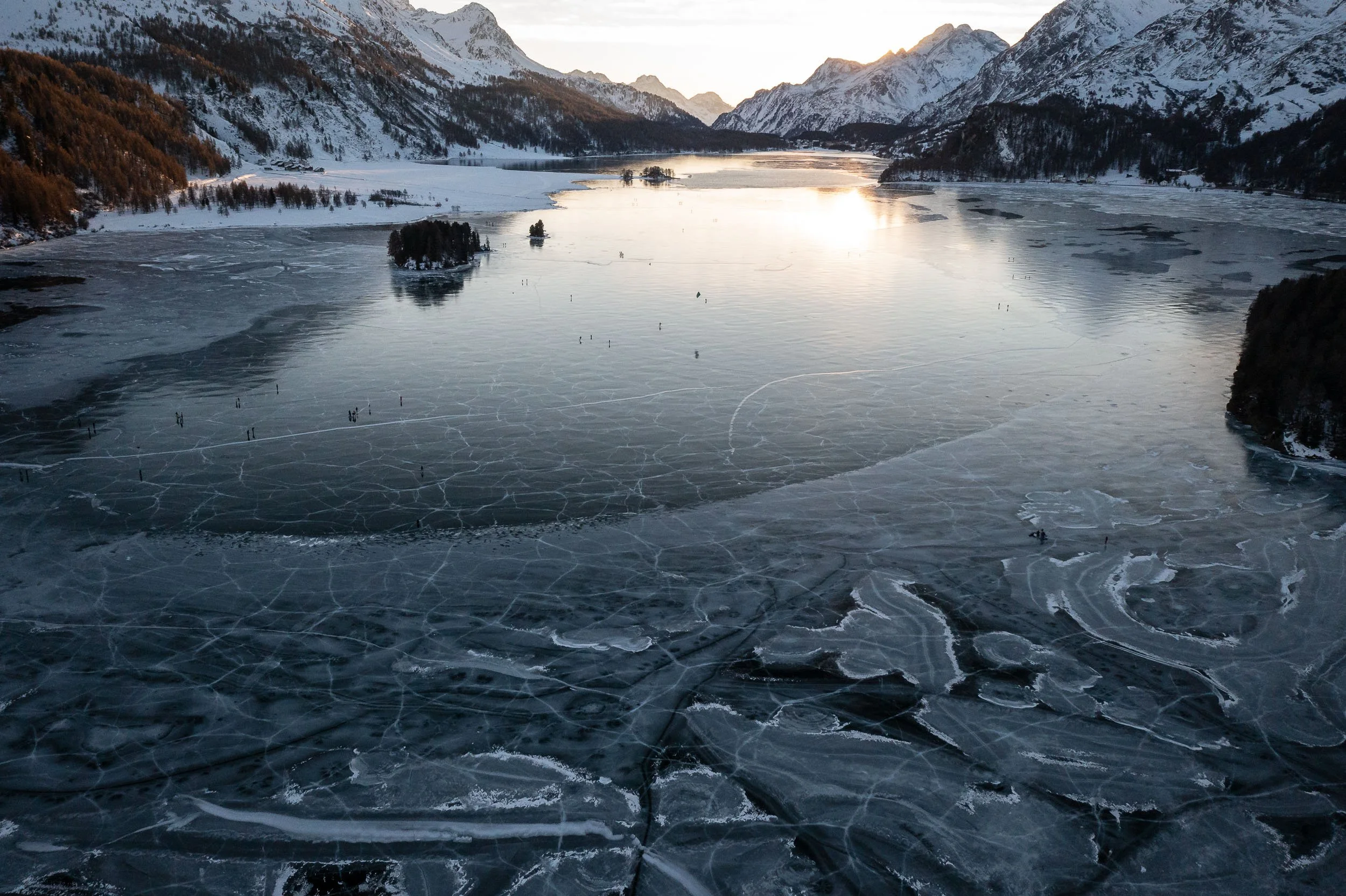 silsersee-schwarzeis-winter-engadin-schweiz-9.jpg