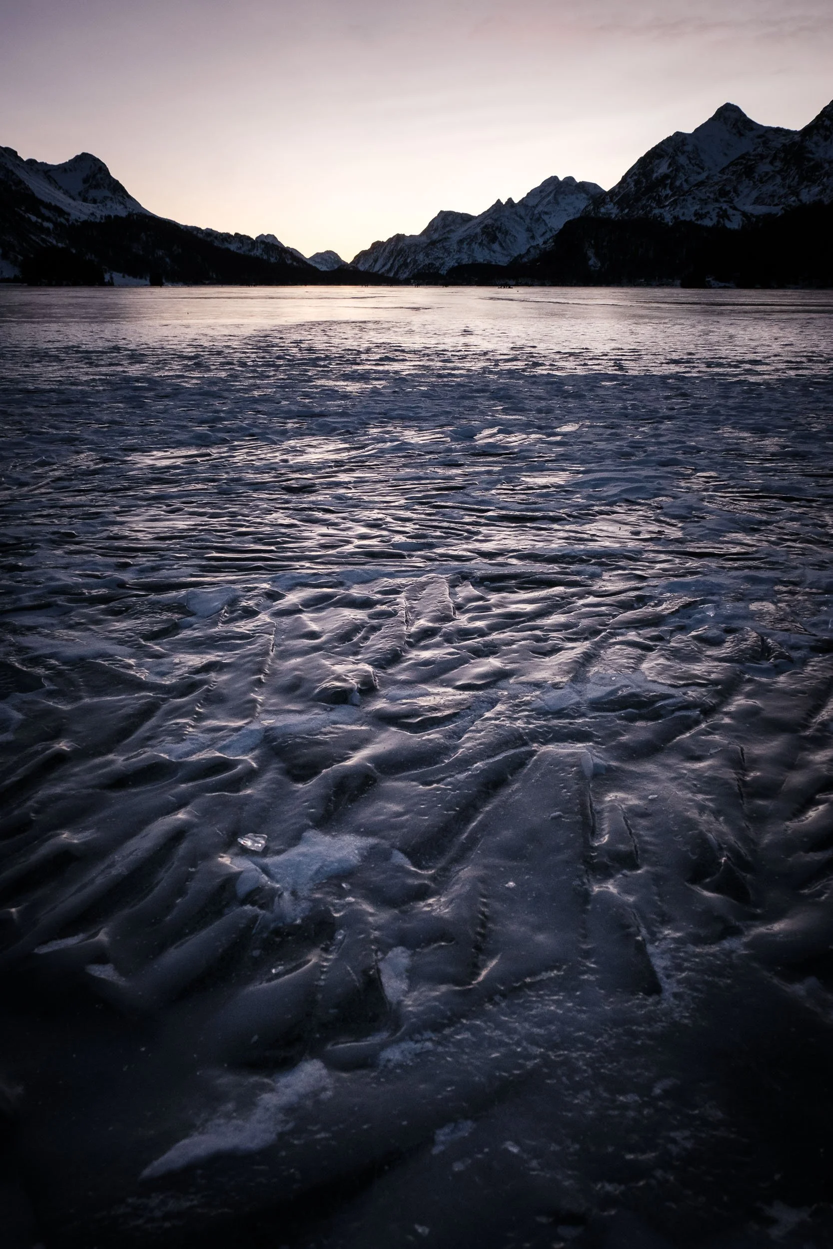 silsersee-schwarzeis-winter-engadin-schweiz-11.jpg