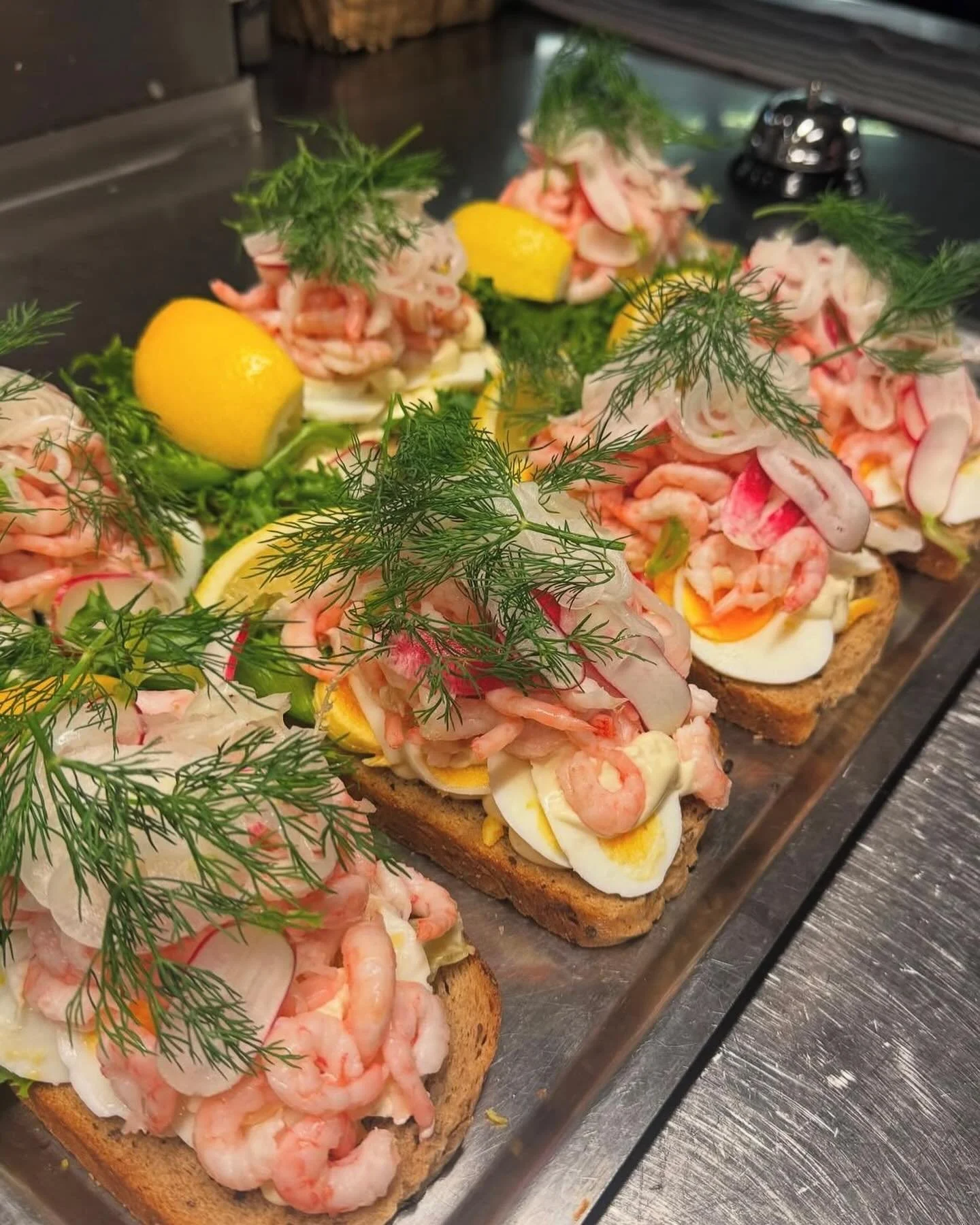 Spriiiiiiing till h&ouml;torgshallen 😋😍🦐