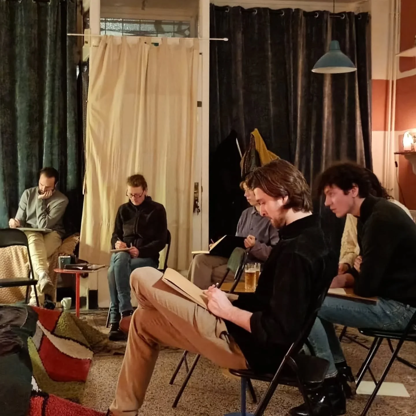 De sessie van gisteren was weer genieten!
•
•
•
•
•
•
#collectiefeigenwijs #simplynudeness #livemodel #livedrawingsession #art #artwork #drawing #arnhem #klarendalseweg #modeltekenen #modeltekensessie