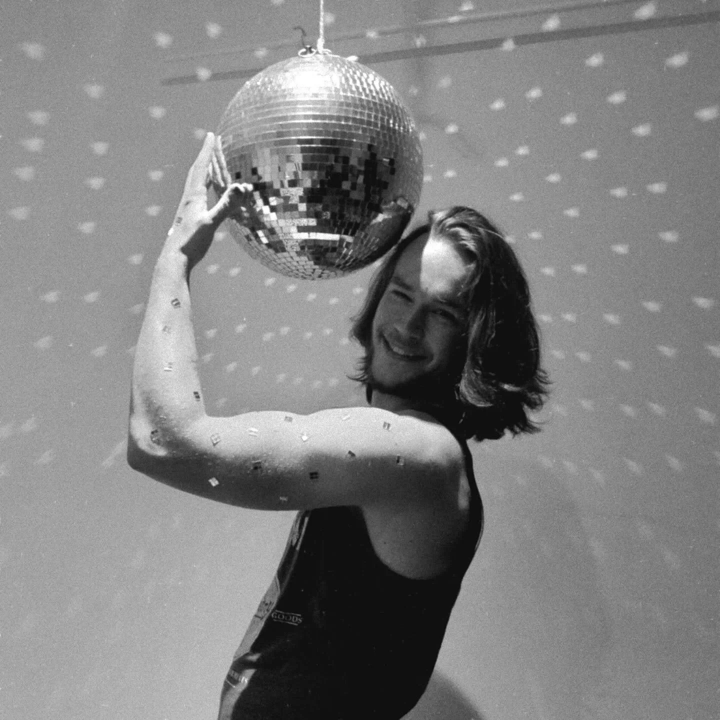 Wij delen hierbij het verdrietige nieuws dat Kick, onze lieve vriend en model, afgelopen week is overleden als gevolg van medische problemen.

Wij zullen hem altijd herinneren als een zorgzame, lieve en ontzettend gezellige vriend. Onze gedachten zij