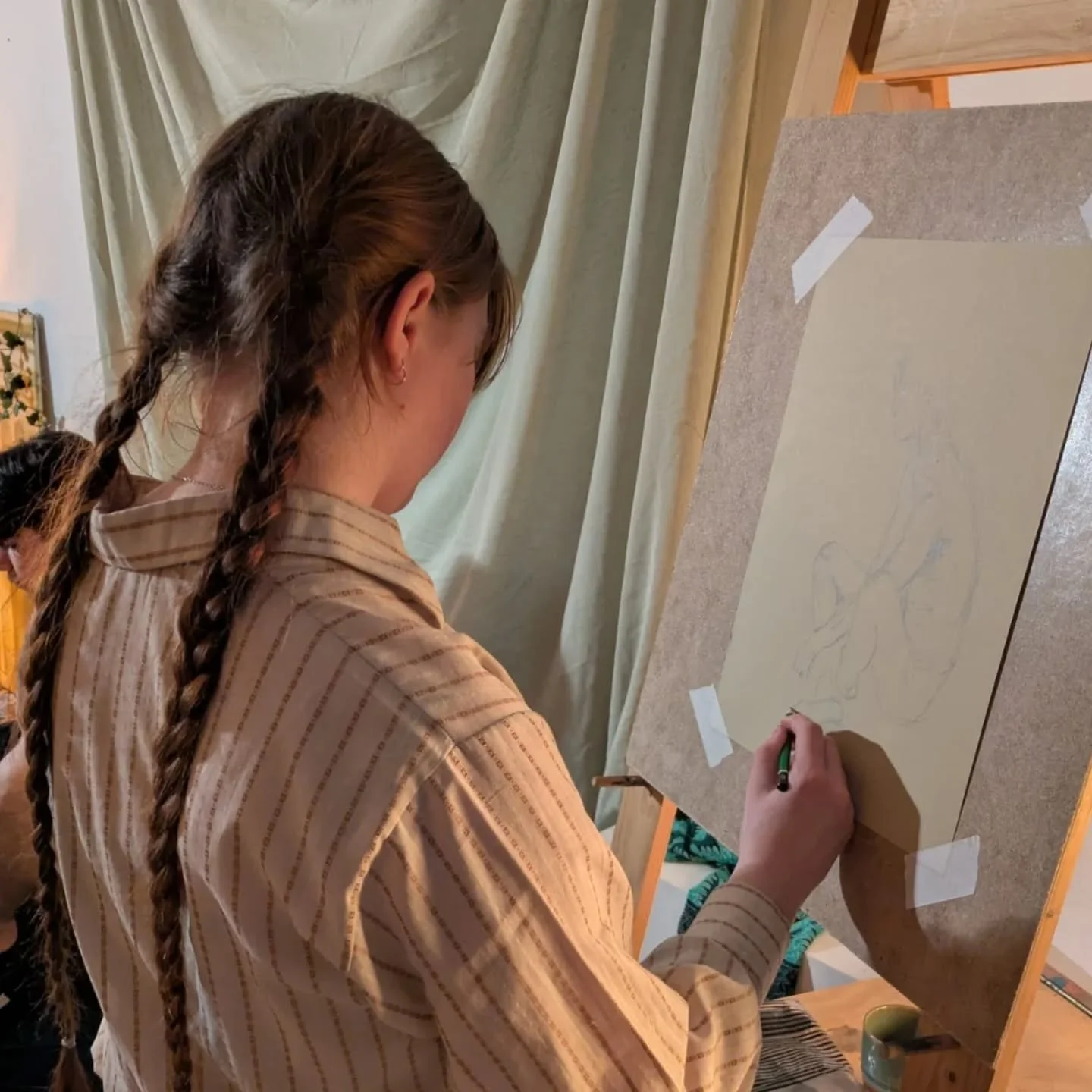 Nog een post voor afgelopen maandag de lange pose sessie! Enorm genoten van ons fijne model en de lieve mensen in ons atelier🥰