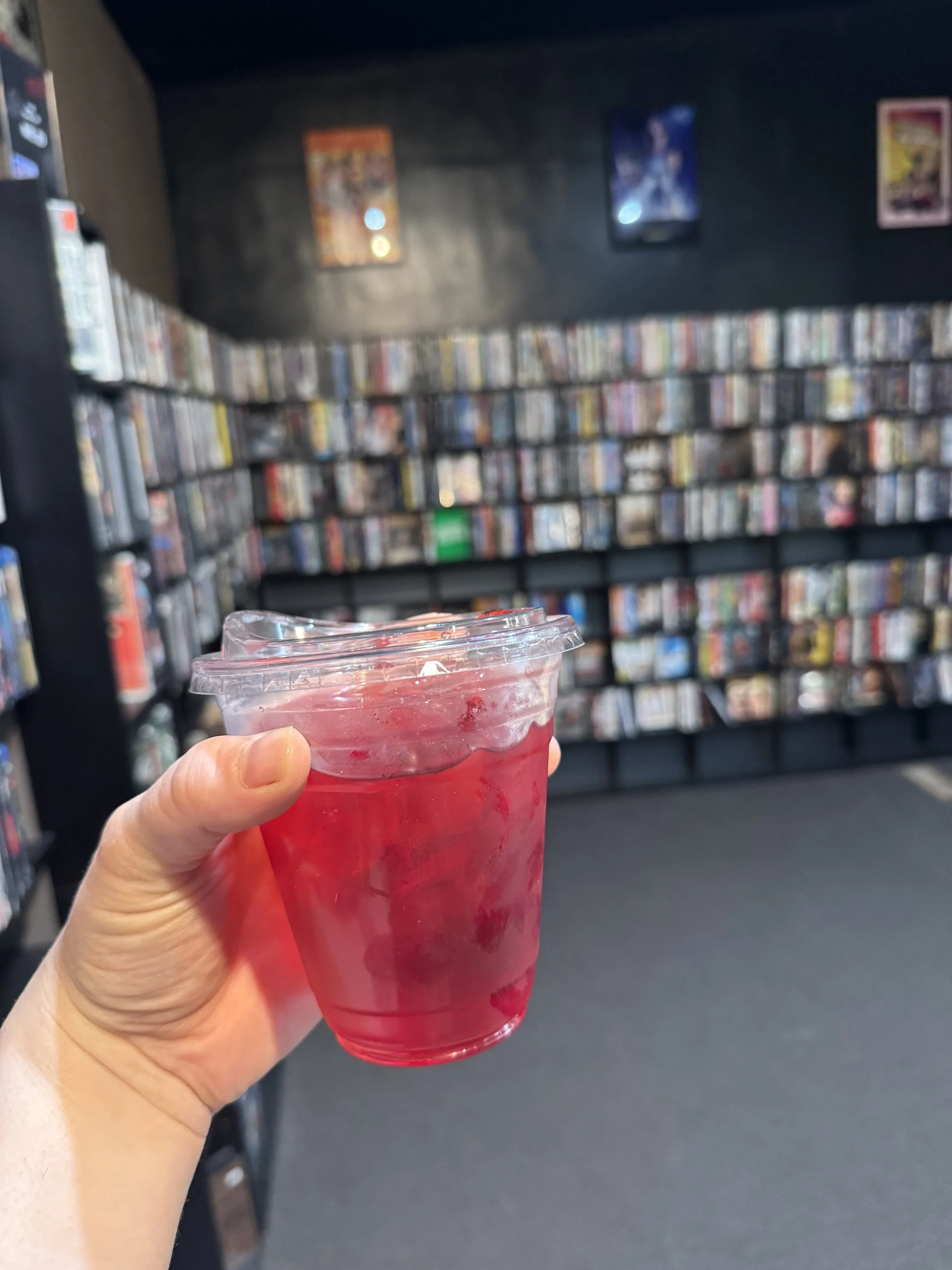 Iced berry hibiscus tea 