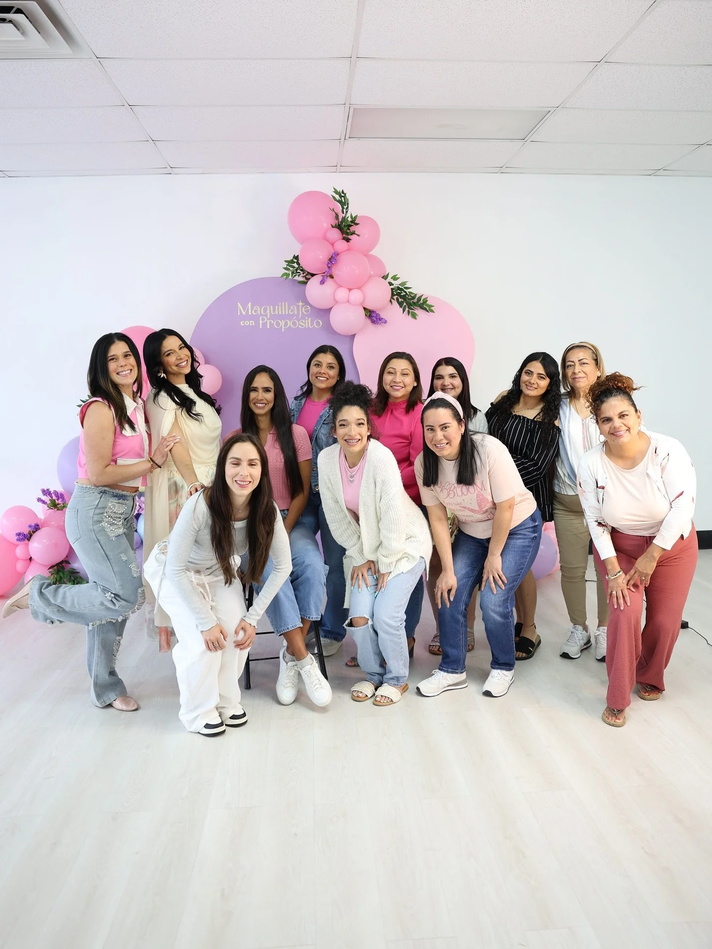 Maquillaje con Prop&oacute;sito: tercera edici&oacute;n 💄✨🤍

Gracias a todas las personas que fueron parte de esta experiencia tan especial.

A nuestras chicas radiantes, gracias por abrirse a conectar, aprender e inspirarse unas a otras. Ustedes s