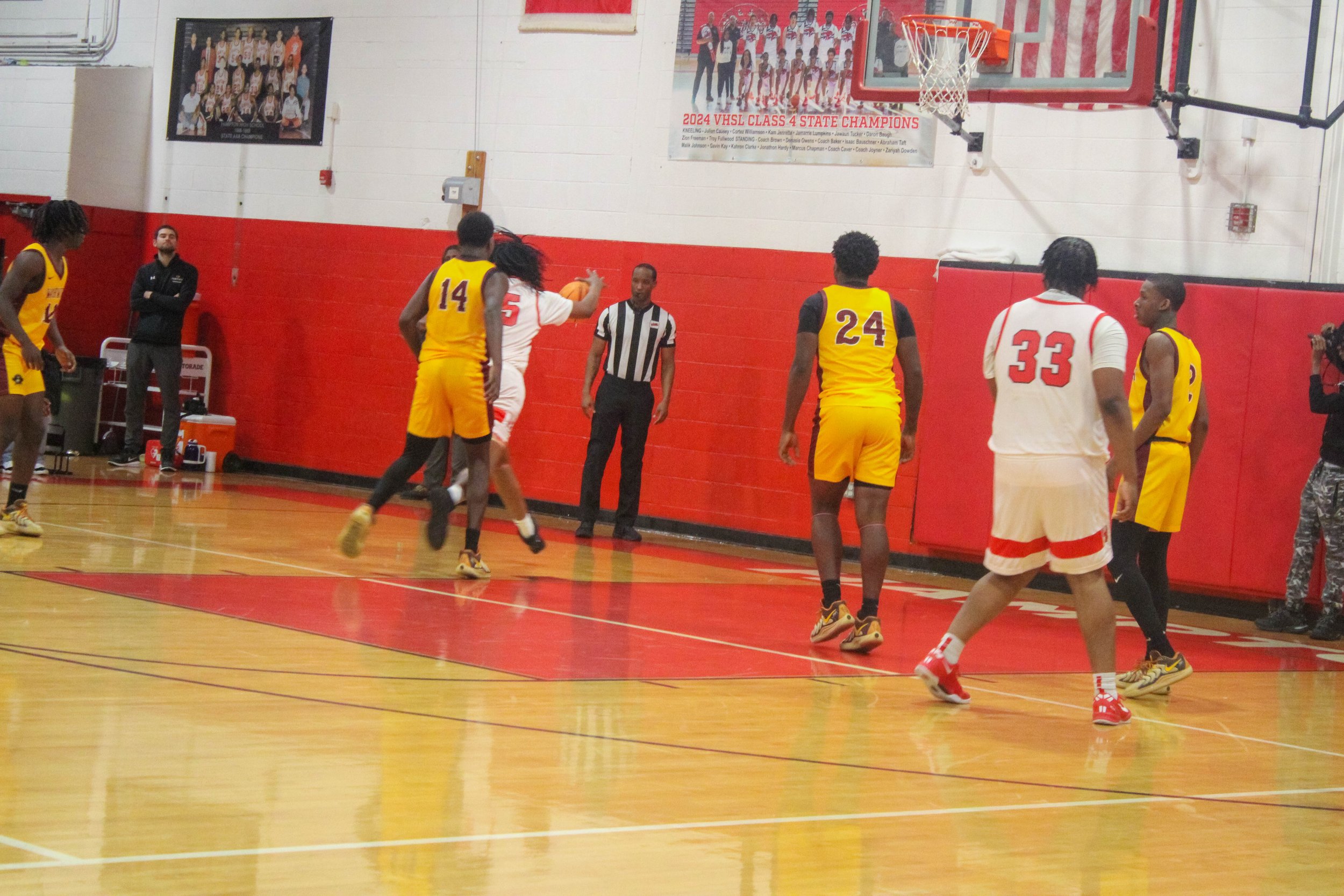 HHS v WHS Varsity MBB 1.9.25-135.jpg