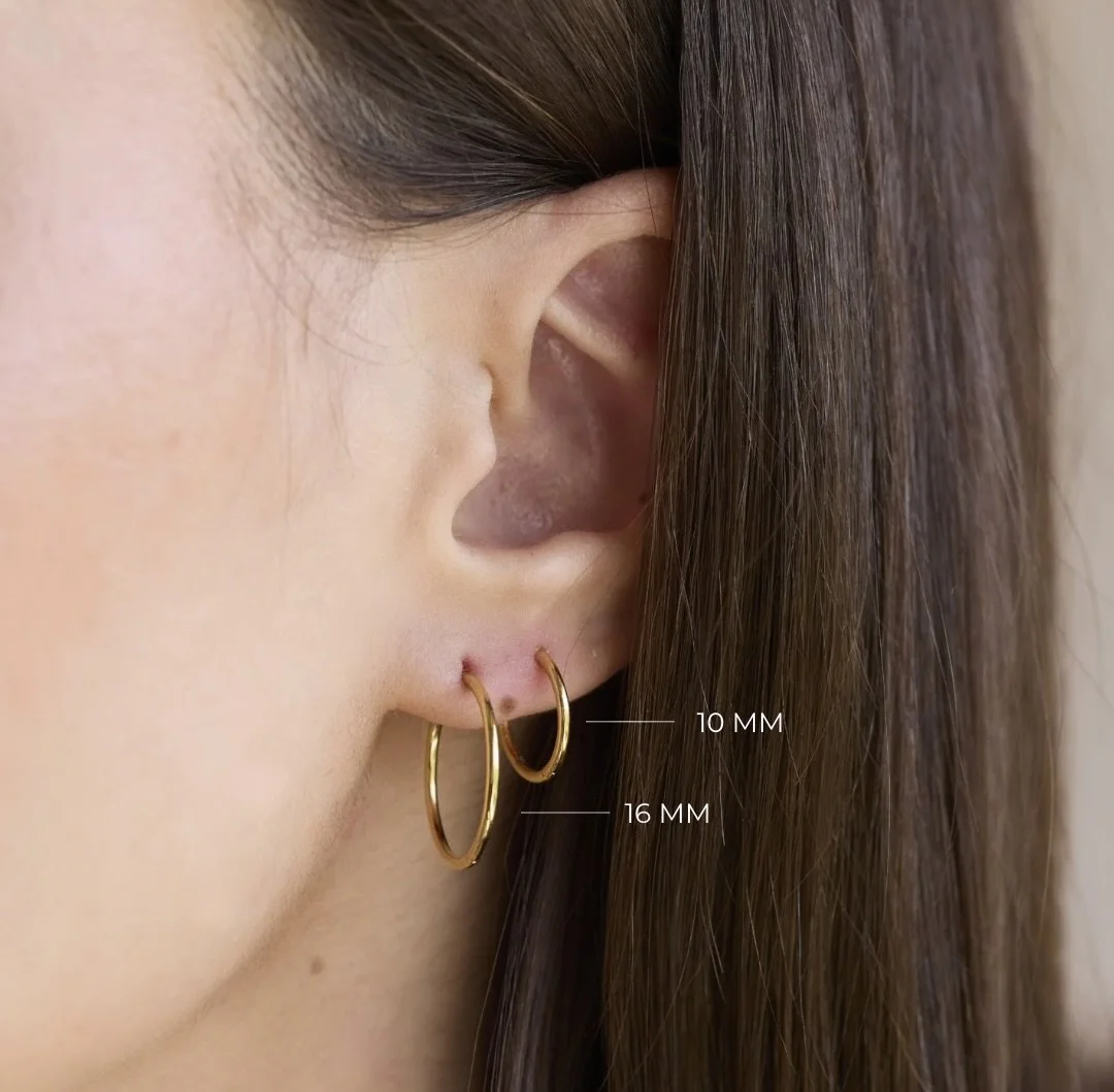 Lightweight
Smooth finish
Solid gold that catches the softest light
Your everyday hoops in two perfect sizes

#GoldJewelryLovers #SolidGoldHoops #EverydayEarrings #MinimalistJewelryLook #jewelryessentials