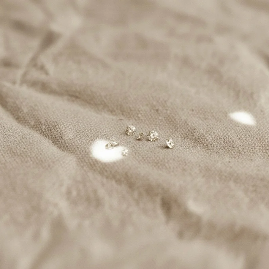 Every diamond at Zikr is handpicked for its natural brilliance and quiet strength. We work with VS clarity stones in beautiful H to I colour, chosen for the way they catch light effortlessly and wear beautifully every day. Thoughtful selection, hones