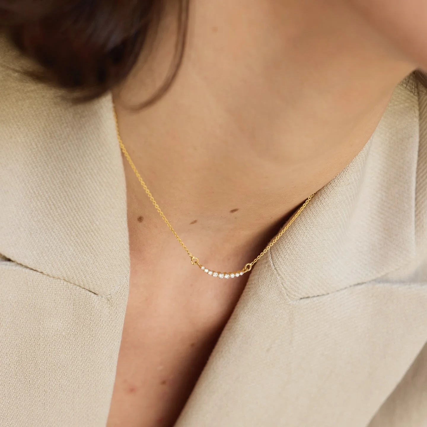 A quiet curve of diamonds, made to live with you every day. Subtle, personal, and endlessly wearable.

#DiamondNecklace #EverydayJewelry #FineJewelry #MinimalLuxury #SolidGold